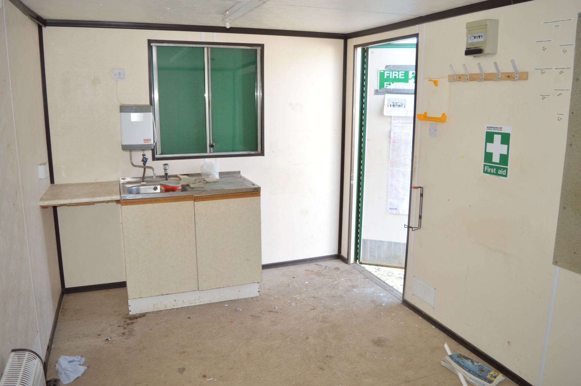 21 ft x 9 ft steel anti-vandal site office unit comprising of kitchen area & drying room c/w keys - Image 6 of 8
