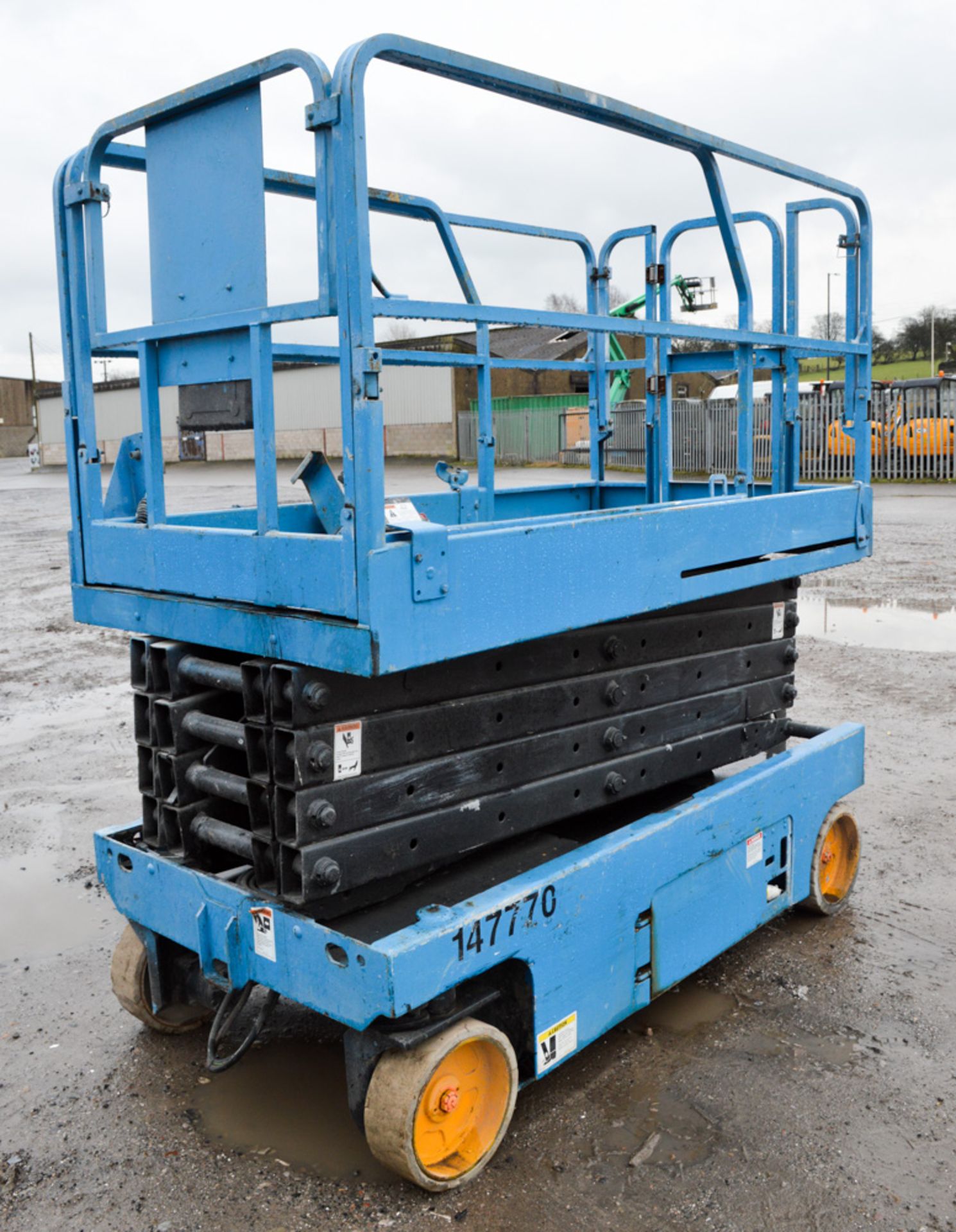 Genie GS3246 32ft battery electric scissor lift access platform Year: 2006 S/N: 79526 Recorded - Image 2 of 7