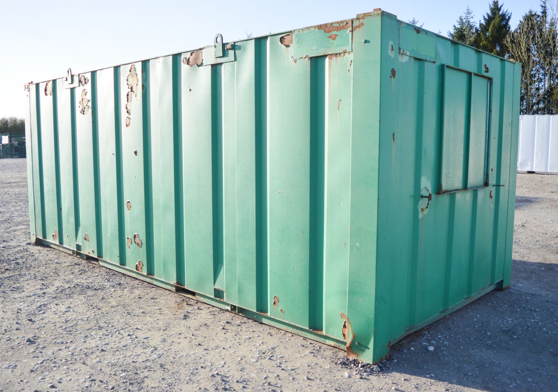 21 ft x 9 ft steel anti-vandal site office unit comprising of kitchen area & drying room c/w keys - Image 4 of 8