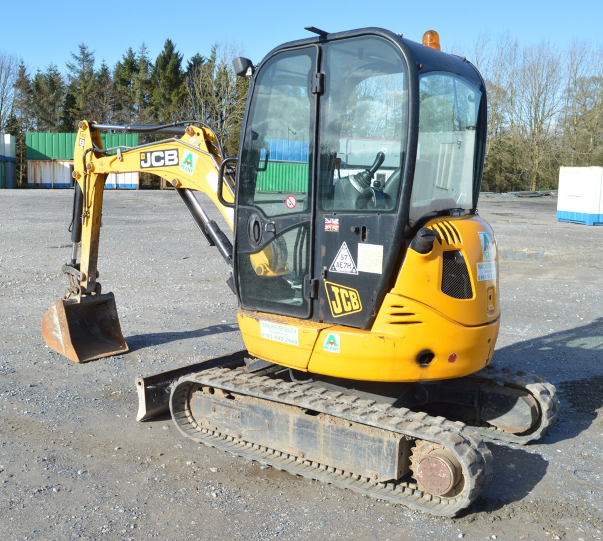 JCB 8025 ZTS 2.5 tonne rubber tracked mini excavator Year: 2011 S/N: 2020525 Recorded Hours: 1821 - Image 2 of 11