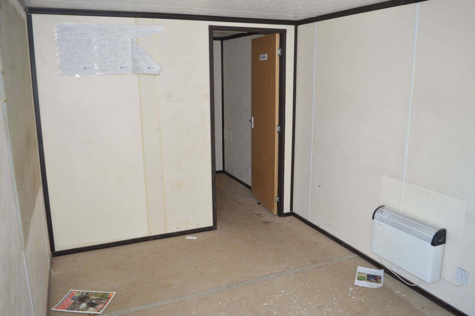 21 ft x 9 ft steel anti-vandal site office unit comprising of kitchen area & drying room c/w keys - Image 5 of 8