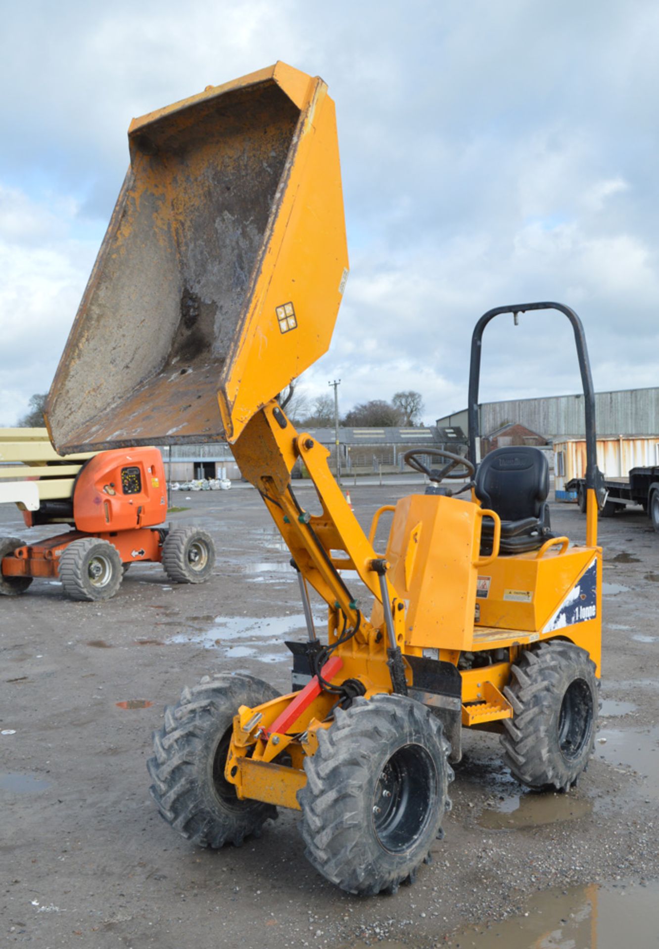 Thwaites 1 tonne hi-tip dumper Year: 2014 S/N: 1767548 Recorded Hours: 549 - Image 7 of 9