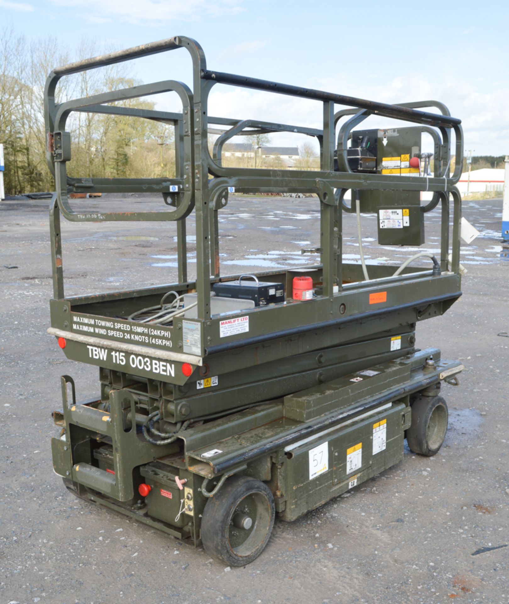 Battery electric scissor lift access platform (Ex MOD)