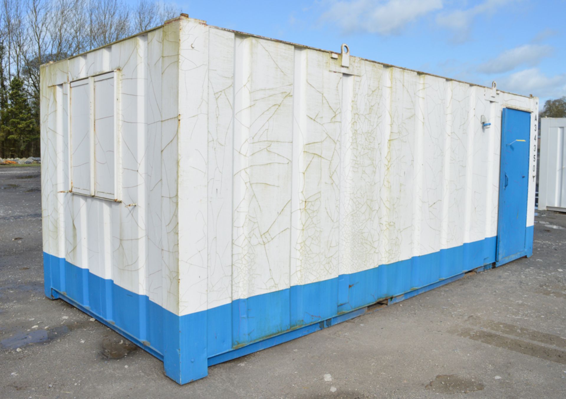 21 ft x 9 ft steel anti-vandal site office unit c/w keys A343581 - Image 2 of 6