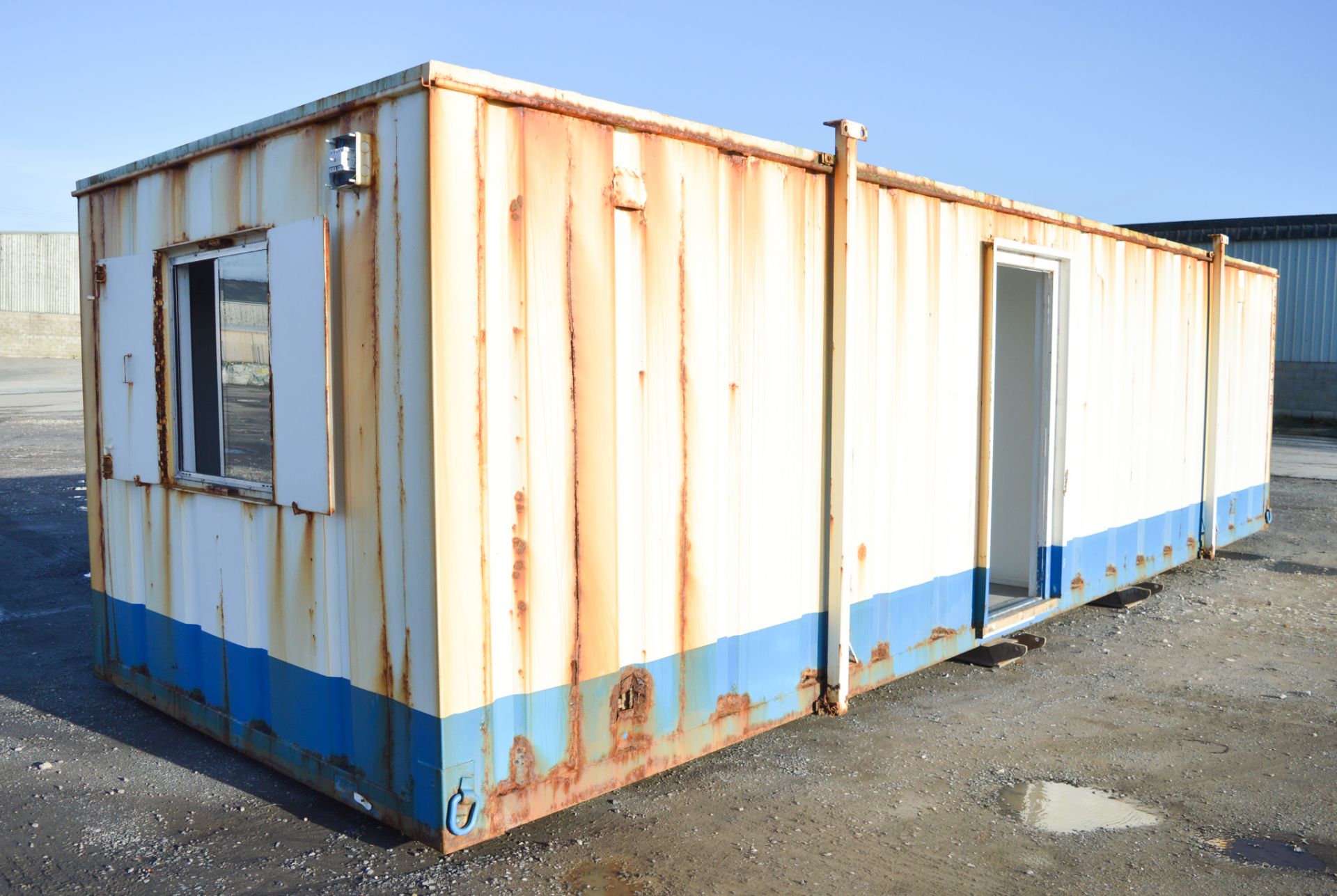 32 ft x 10 ft steel anti-vandal jack leg site office unit comprising of 2 offices BBA1379