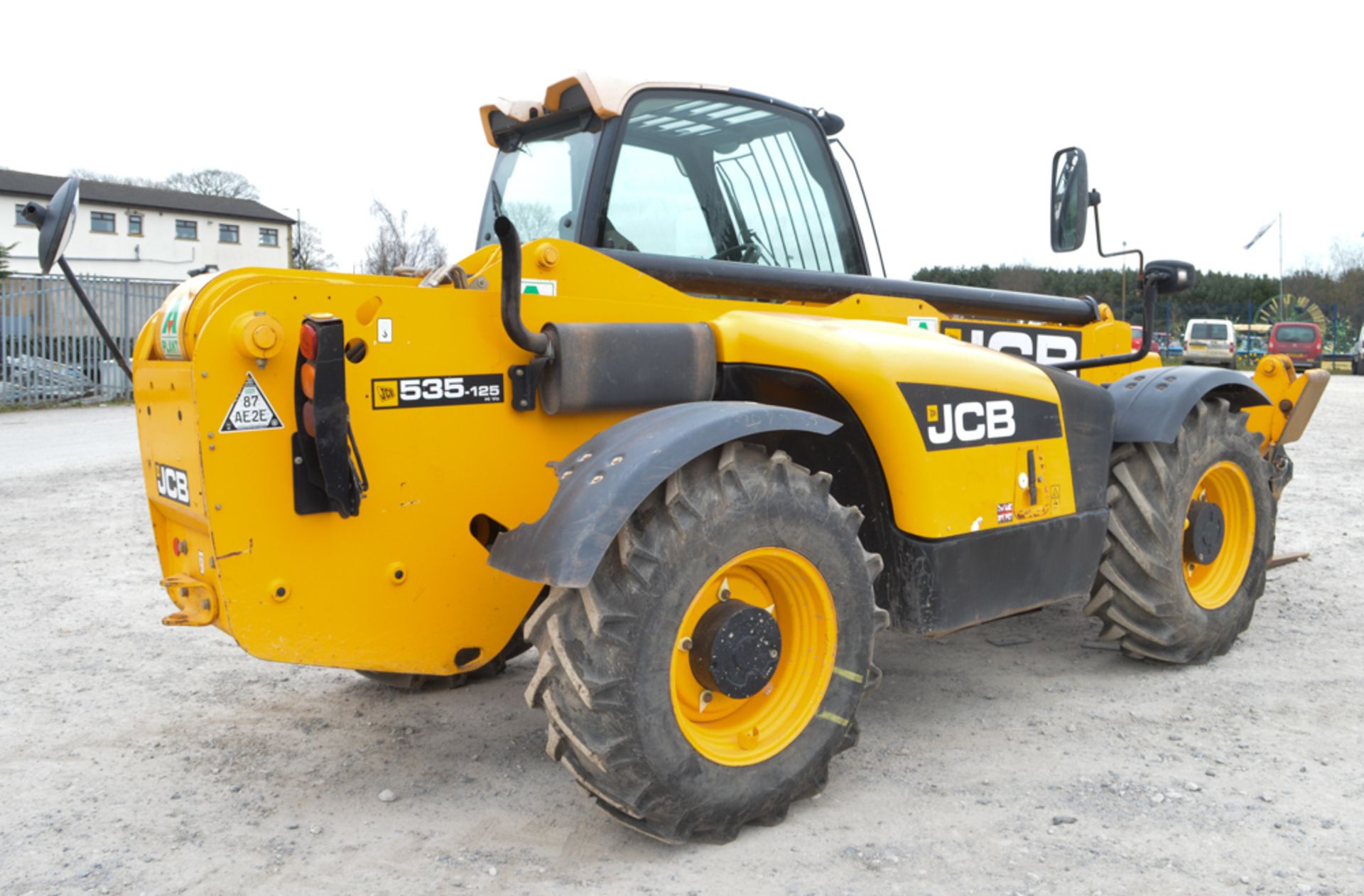 JCB 535-125 Hi-Viz 12/5 metre telescopic handler Year: 2011 S/N: 1528141 Recorded Hours: 2610 c/w - Image 3 of 13