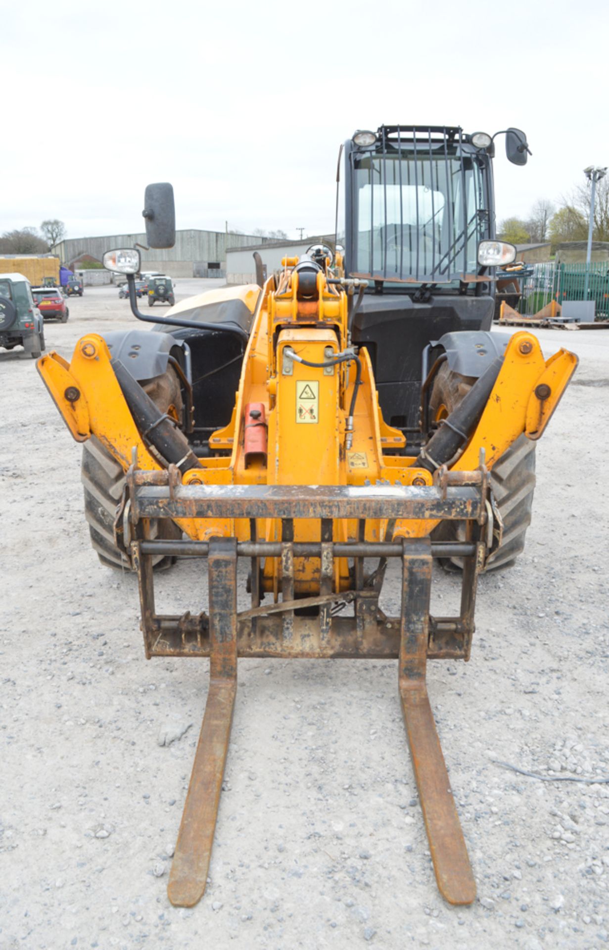 JCB 535-125 Hi-Viz 12/5 metre telescopic handler Year: 2011 S/N: 1528141 Recorded Hours: 2610 c/w - Image 5 of 13