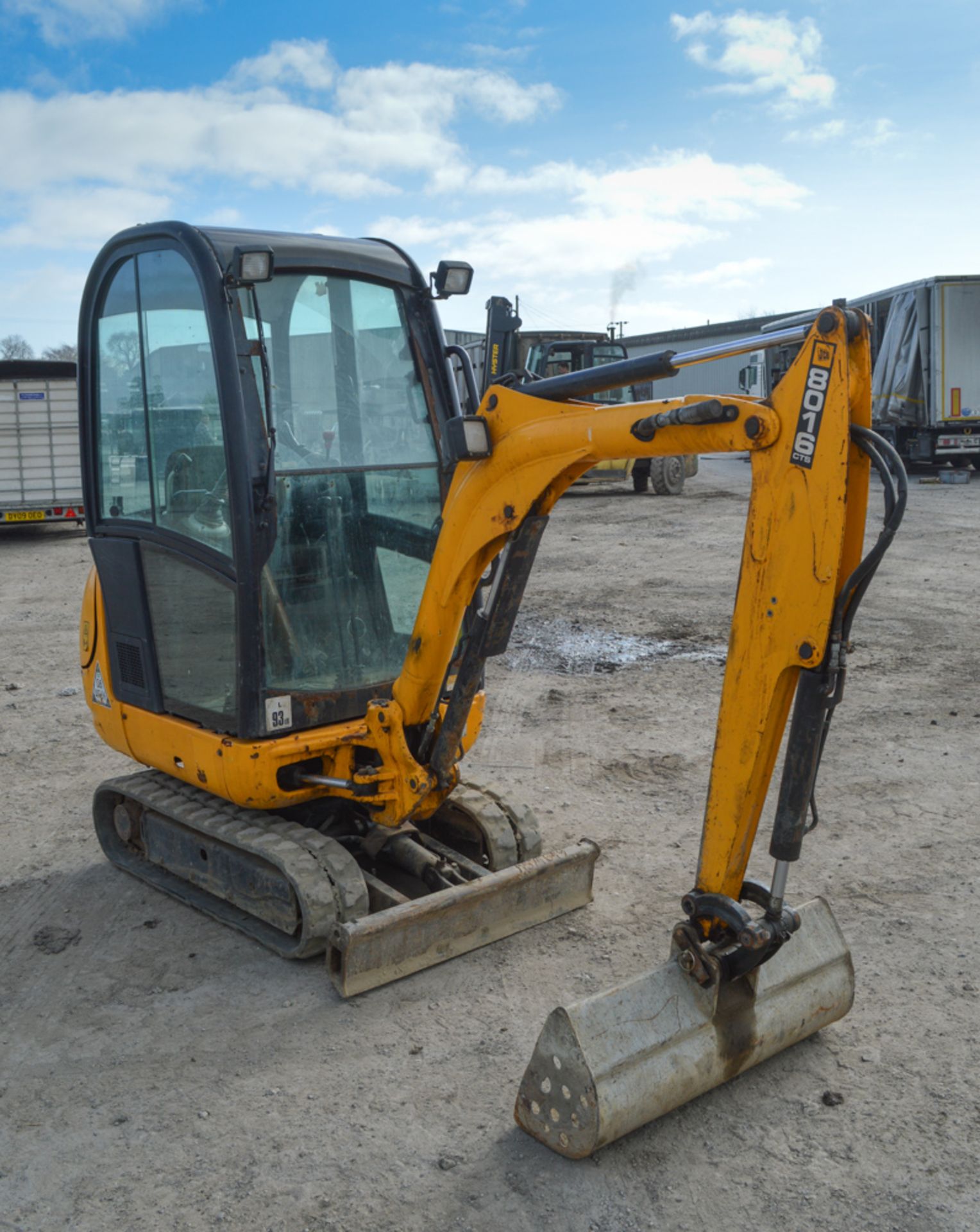 JCB 801.6 1.5 tonne rubber tracked mini excavator Year: 2012 S/N: 1794996 Recorded Hours: 1545 - Image 4 of 11