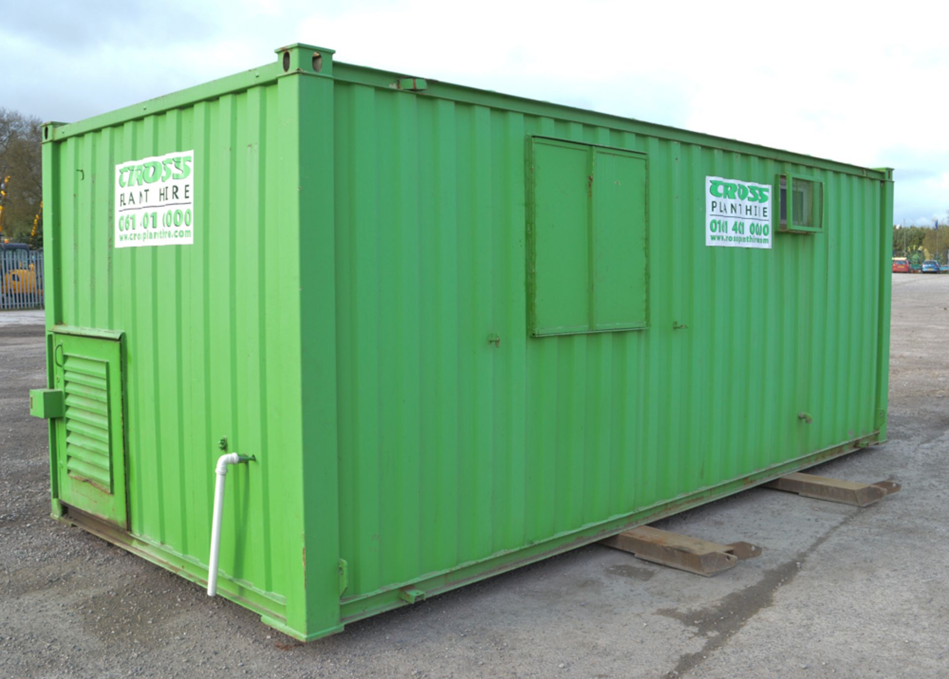 21 ft x 9 ft steel anti vandal welfare site unit comprising of: canteen, kitchen, toilet & water - Image 3 of 9