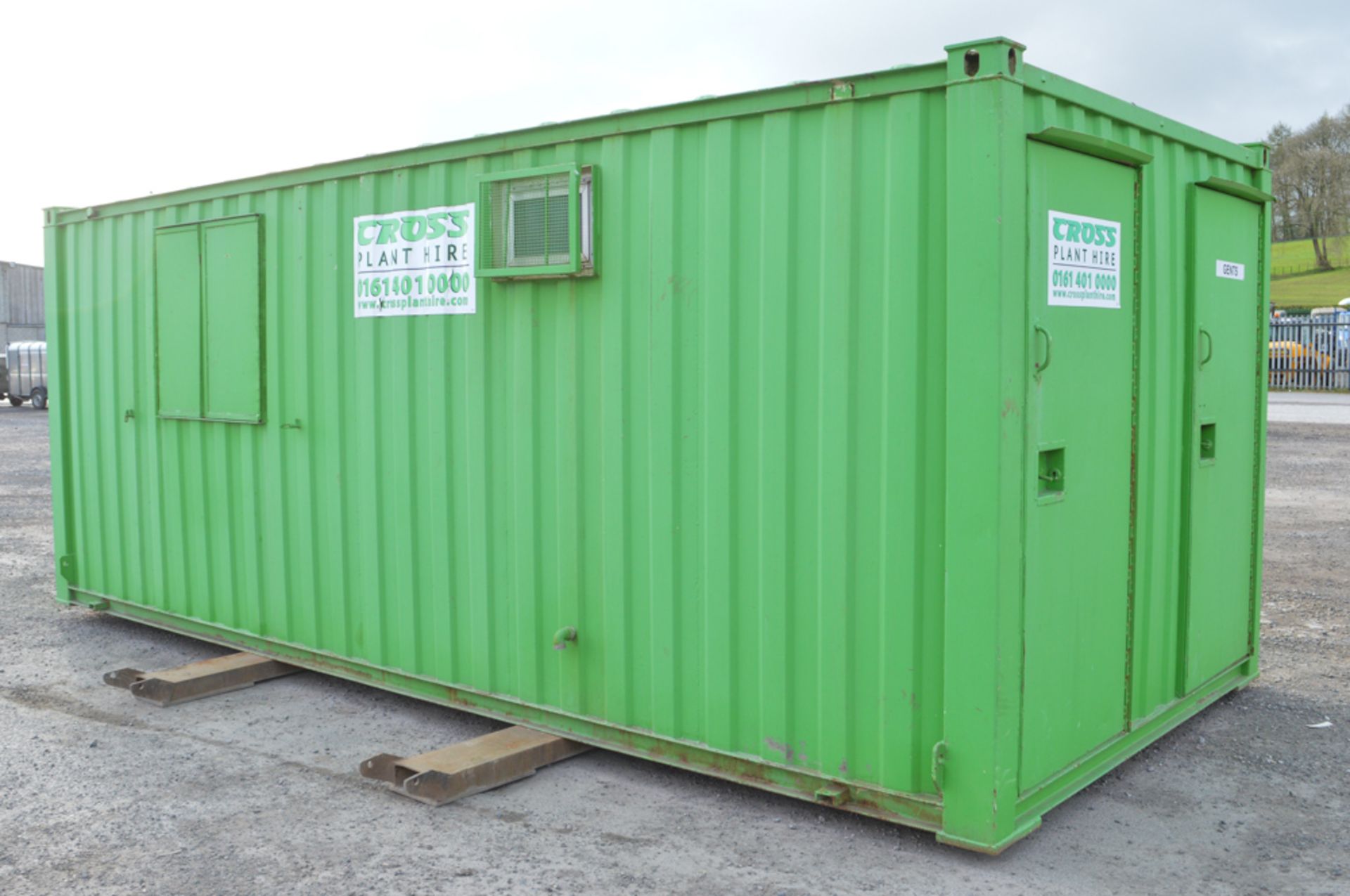 21 ft x 9 ft steel anti vandal welfare site unit comprising of: canteen, kitchen, toilet & water - Image 4 of 9