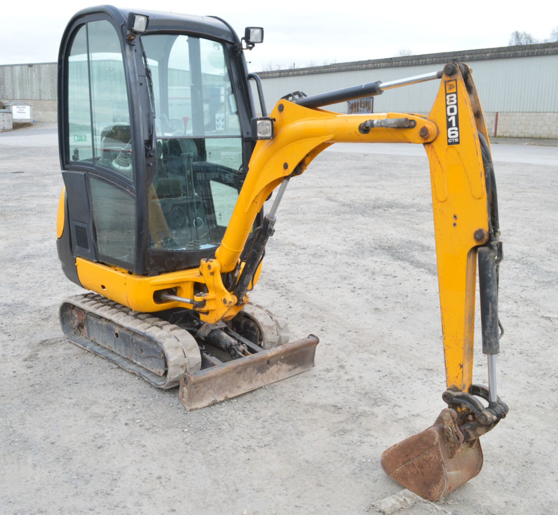 JCB 801.6 1.5 tonne rubber tracked mini excavator Year: 2012 S/N: 1794948 Recorded Hours: 1059 - Image 4 of 11