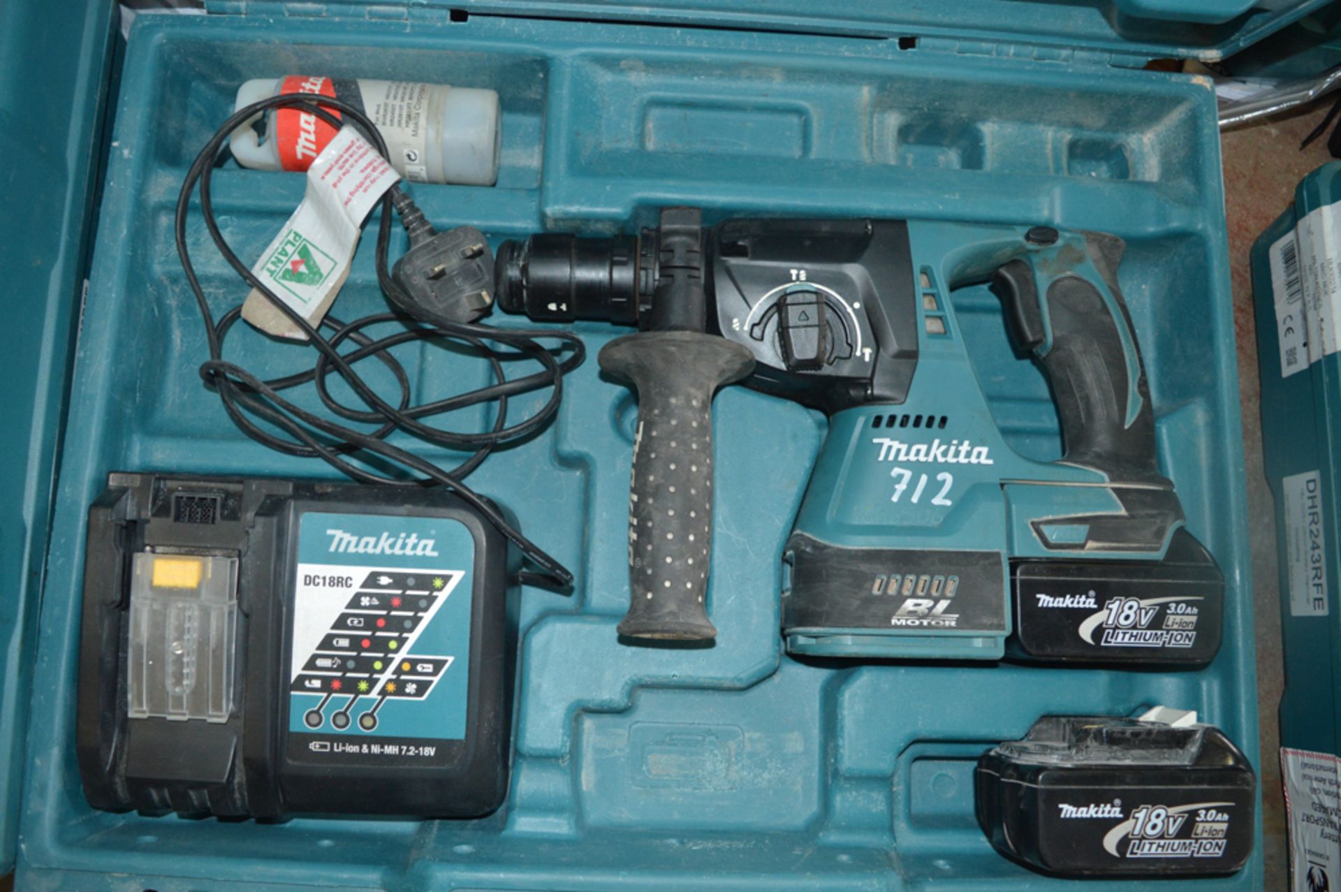 Makita 18v cordless SDS rotary hammer drill c/w 2 batteries, charger & carry case A636500