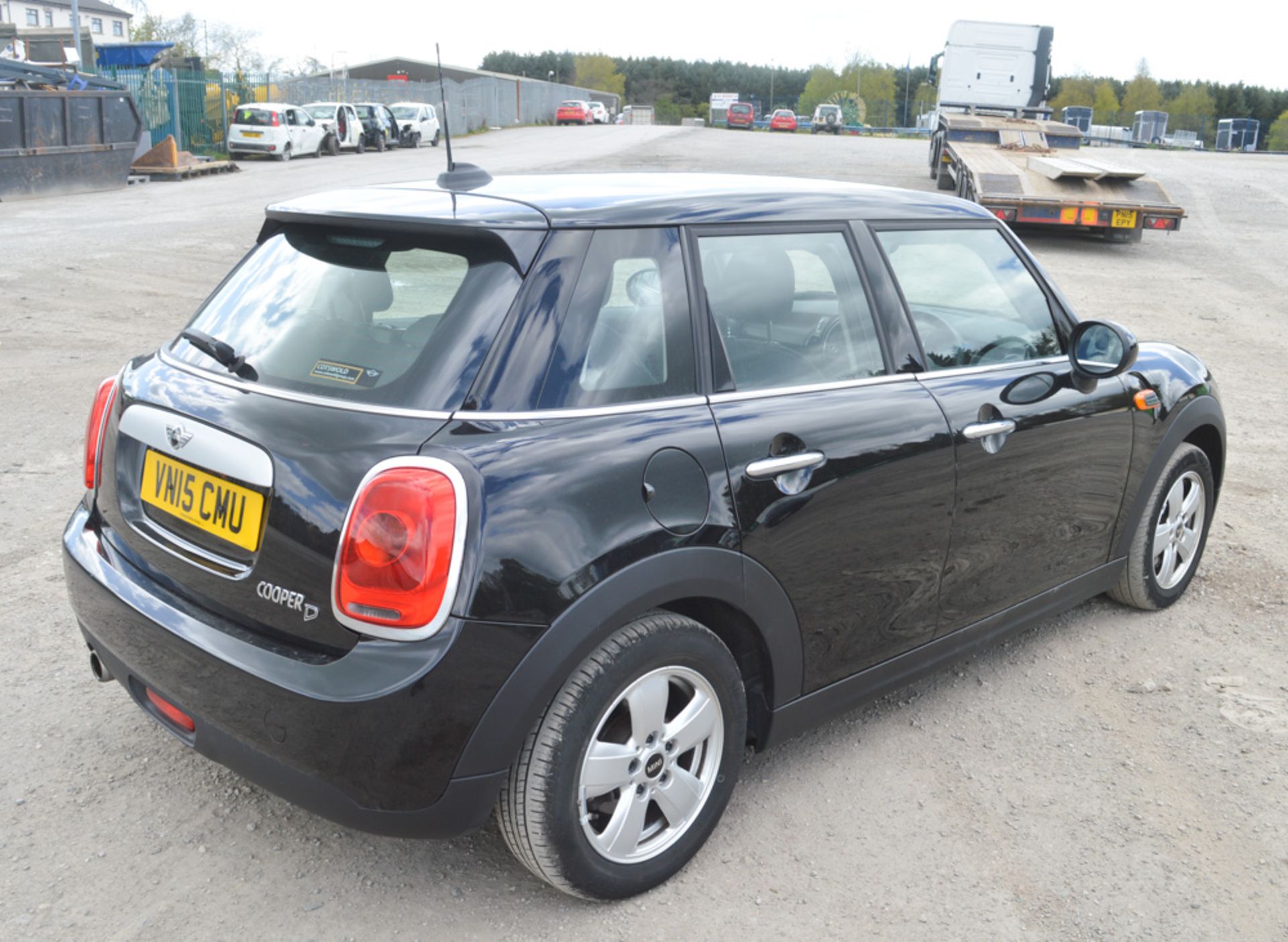 Mini Cooper D 1.5 diesel 6 speed manual 5 door hatchback car Registration Number: VN15 CMU Date of - Image 4 of 12