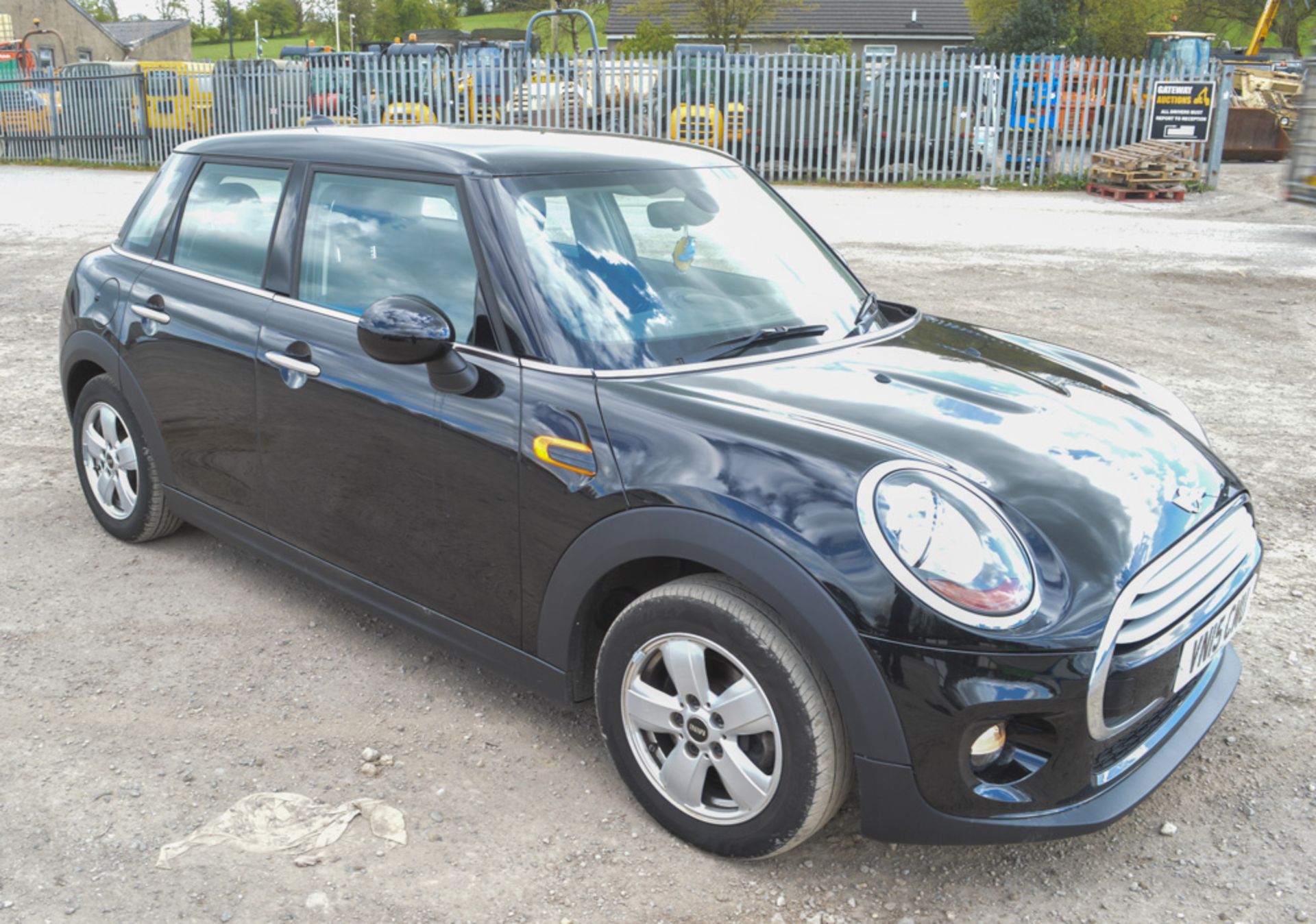 Mini Cooper D 1.5 diesel 6 speed manual 5 door hatchback car Registration Number: VN15 CMU Date of