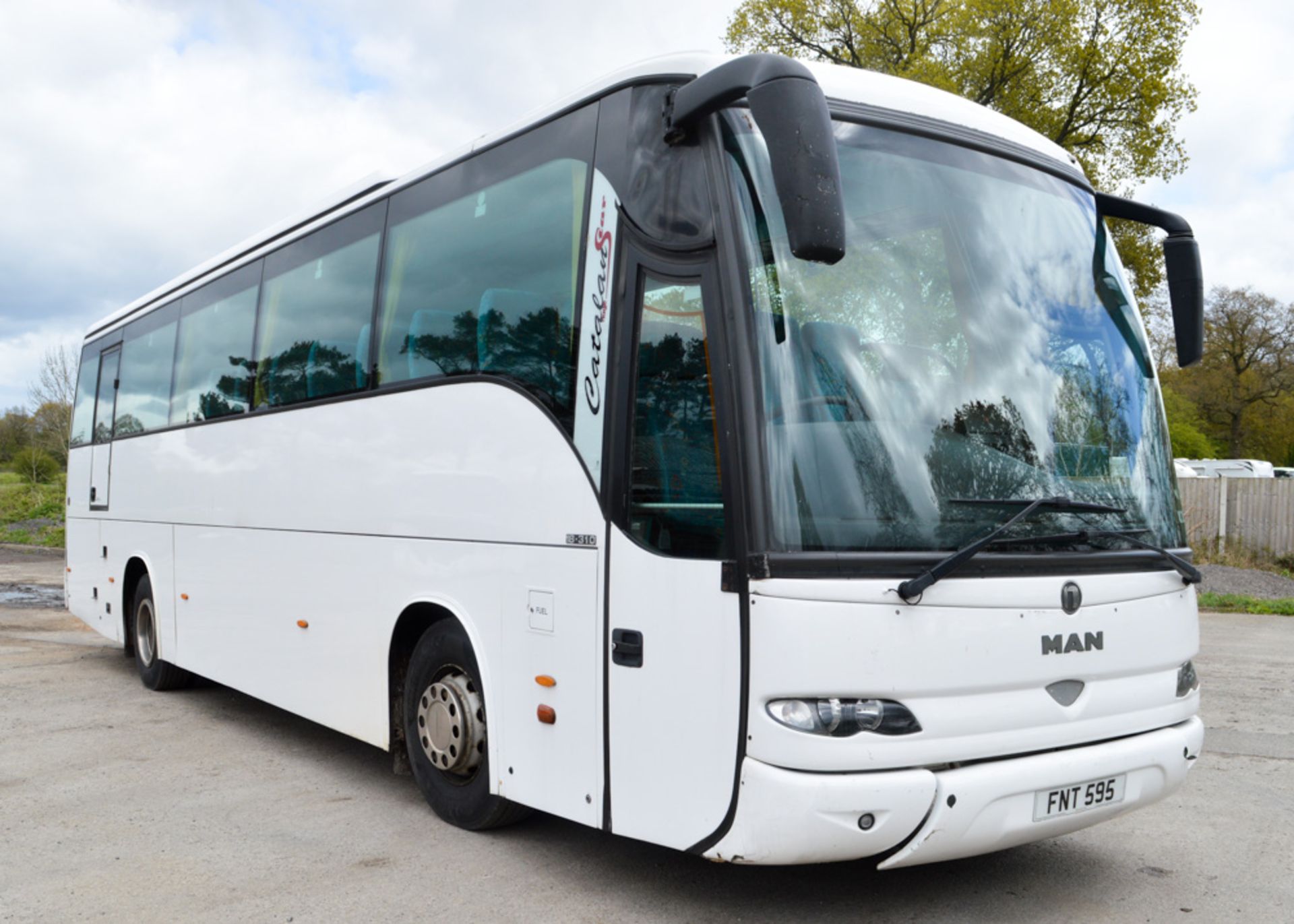 MAN F2000 Catalan Noge Star 18-316 57 seat luxury coach Registration Number: FNT 595 Date of