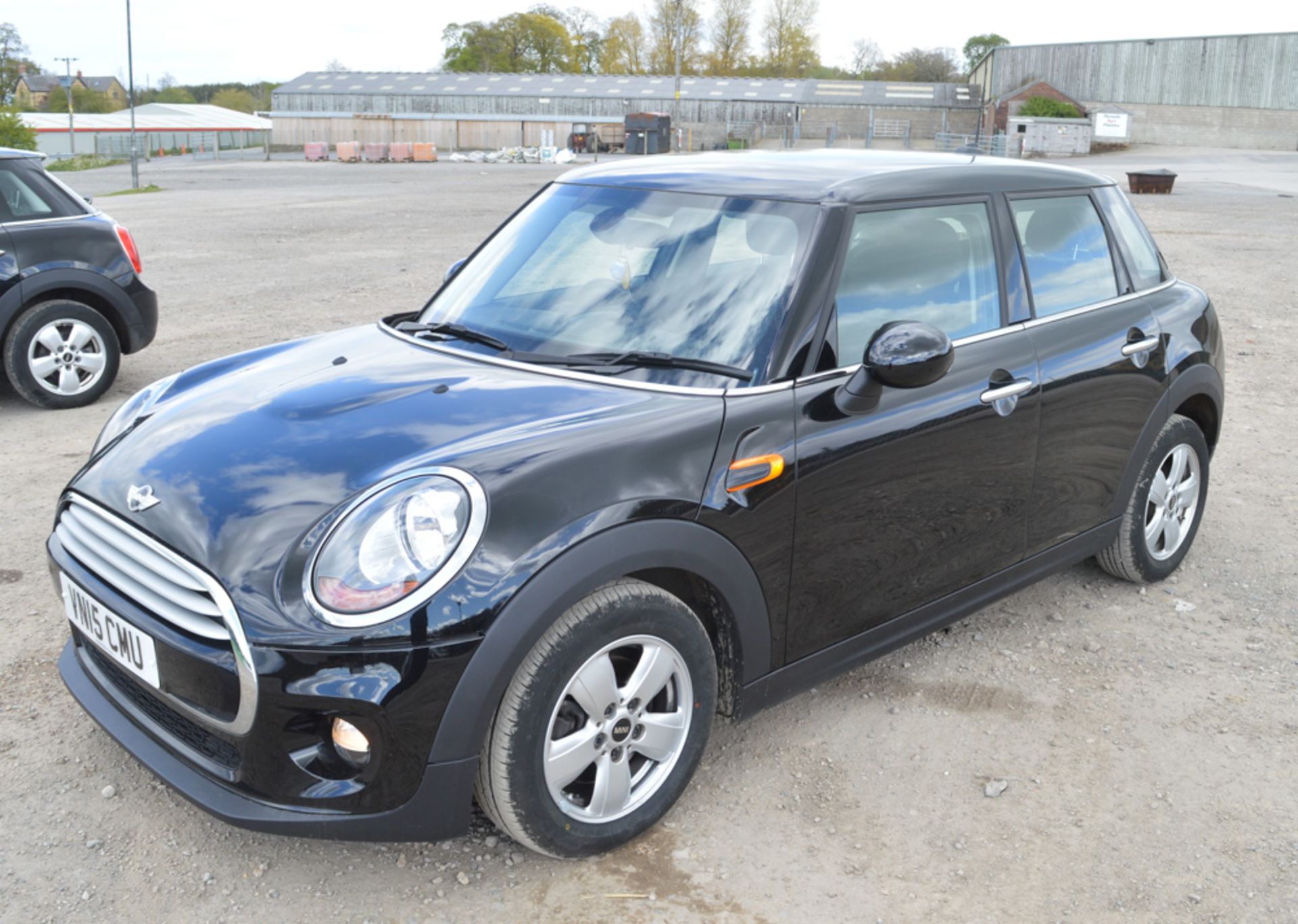 Mini Cooper D 1.5 diesel 6 speed manual 5 door hatchback car Registration Number: VN15 CMU Date of - Image 2 of 12