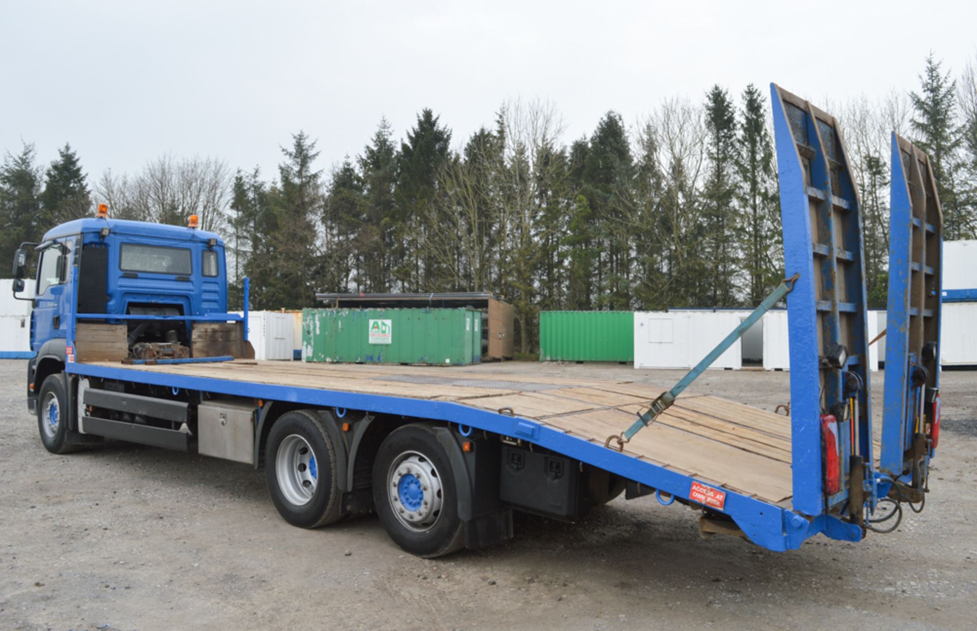 MAN TG-A 26.353 26 tonne beaver tail plant lorry Registration Number: PN06 FPT Date of Registration: - Image 2 of 6
