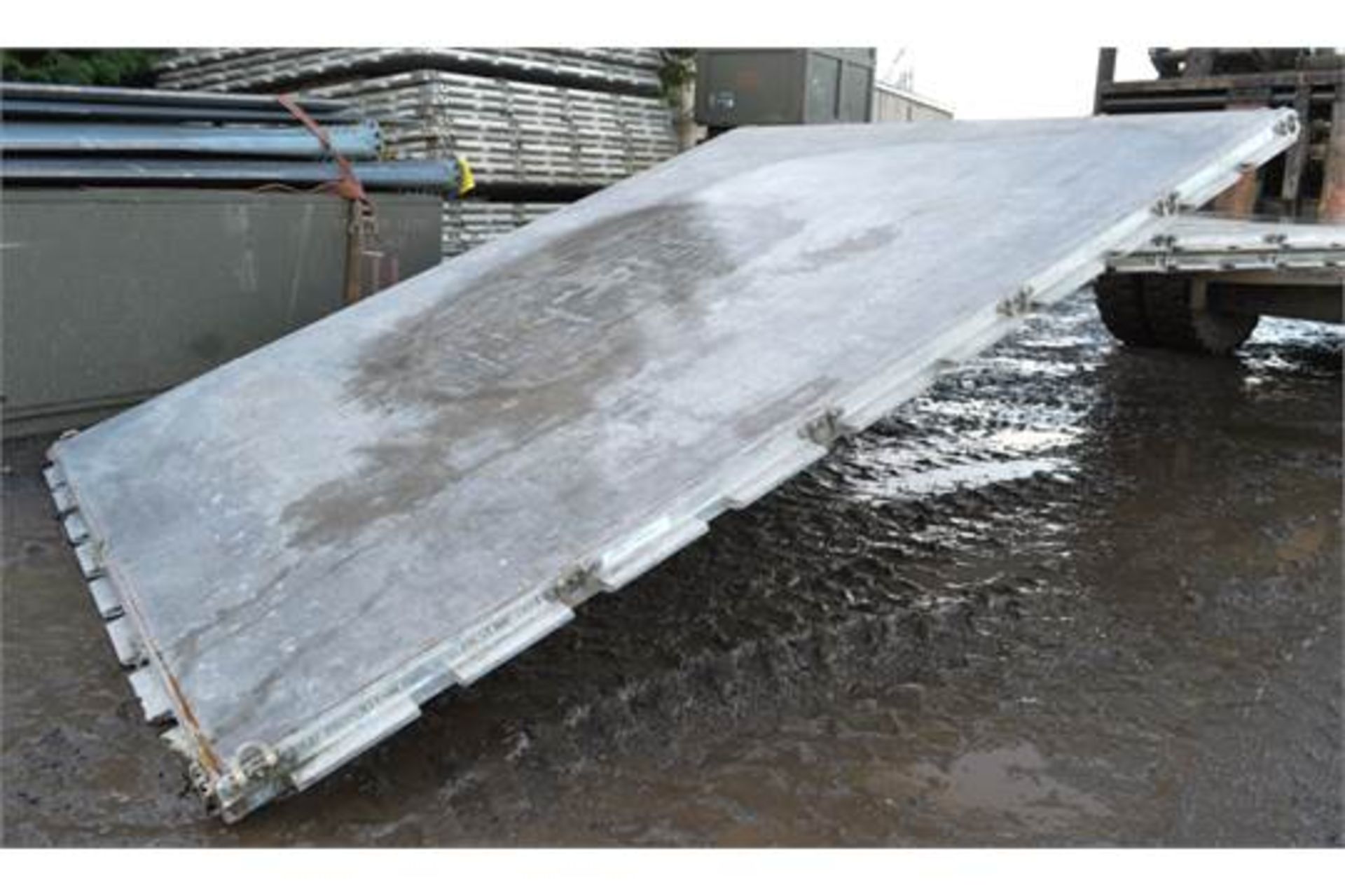 Aluminium road plate/loading platform - Image 2 of 3