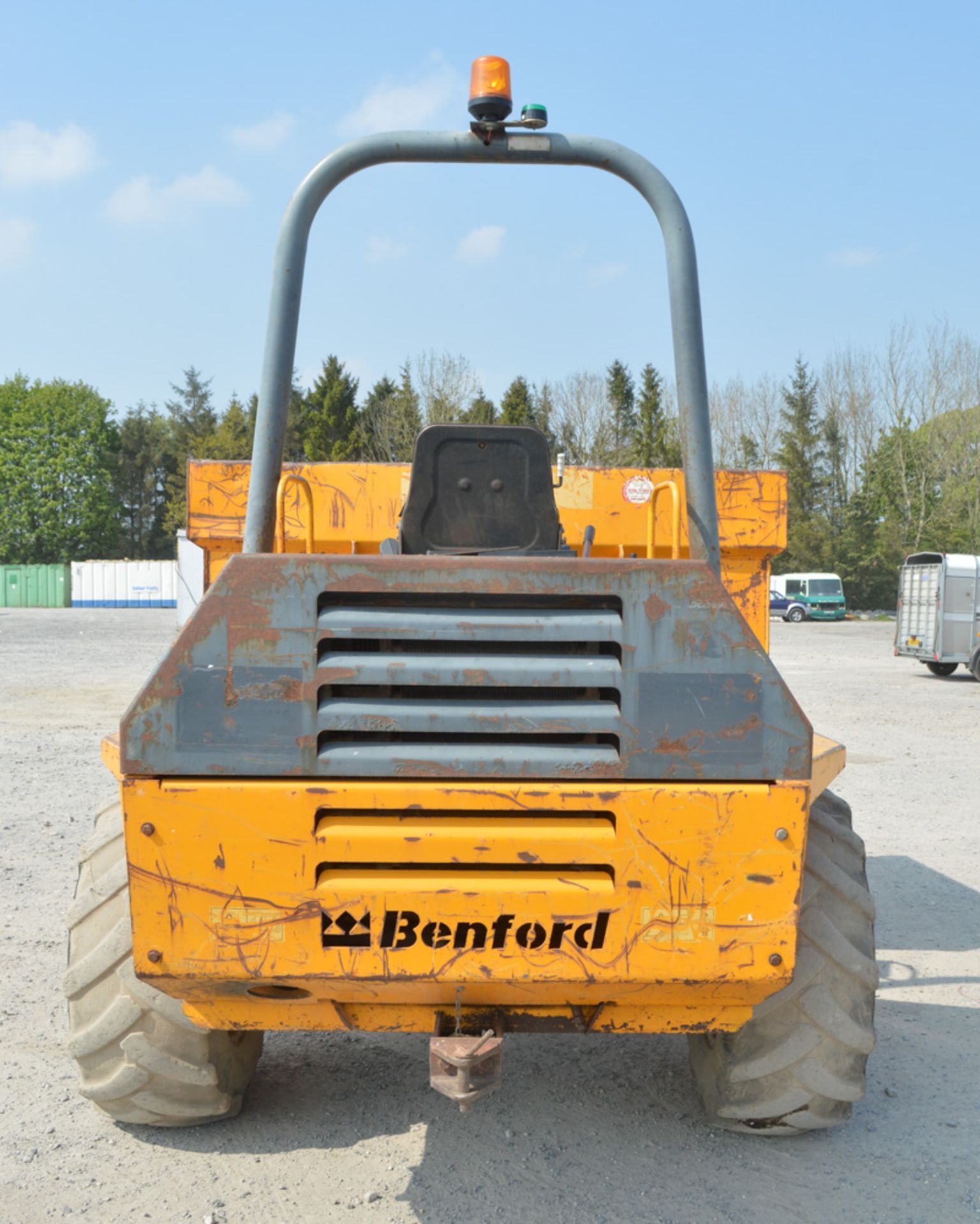 Benford Terex 6 tonne straight skip dumper Year: 2003 S/N: E301EE004 Recorded Hours: Not - Image 6 of 12