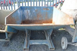 Steel tipping skip