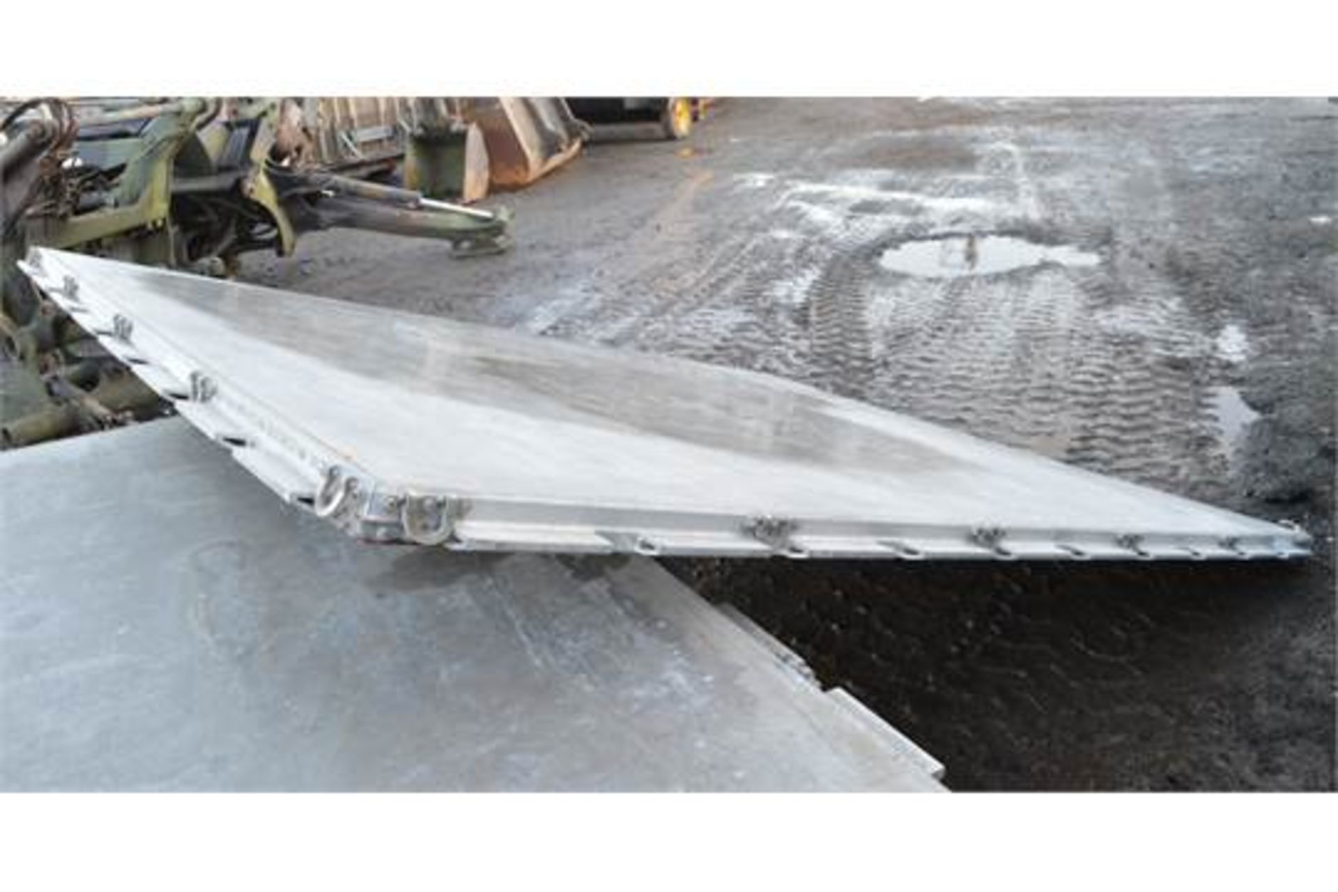 Aluminium road plate/loading platform - Image 3 of 3