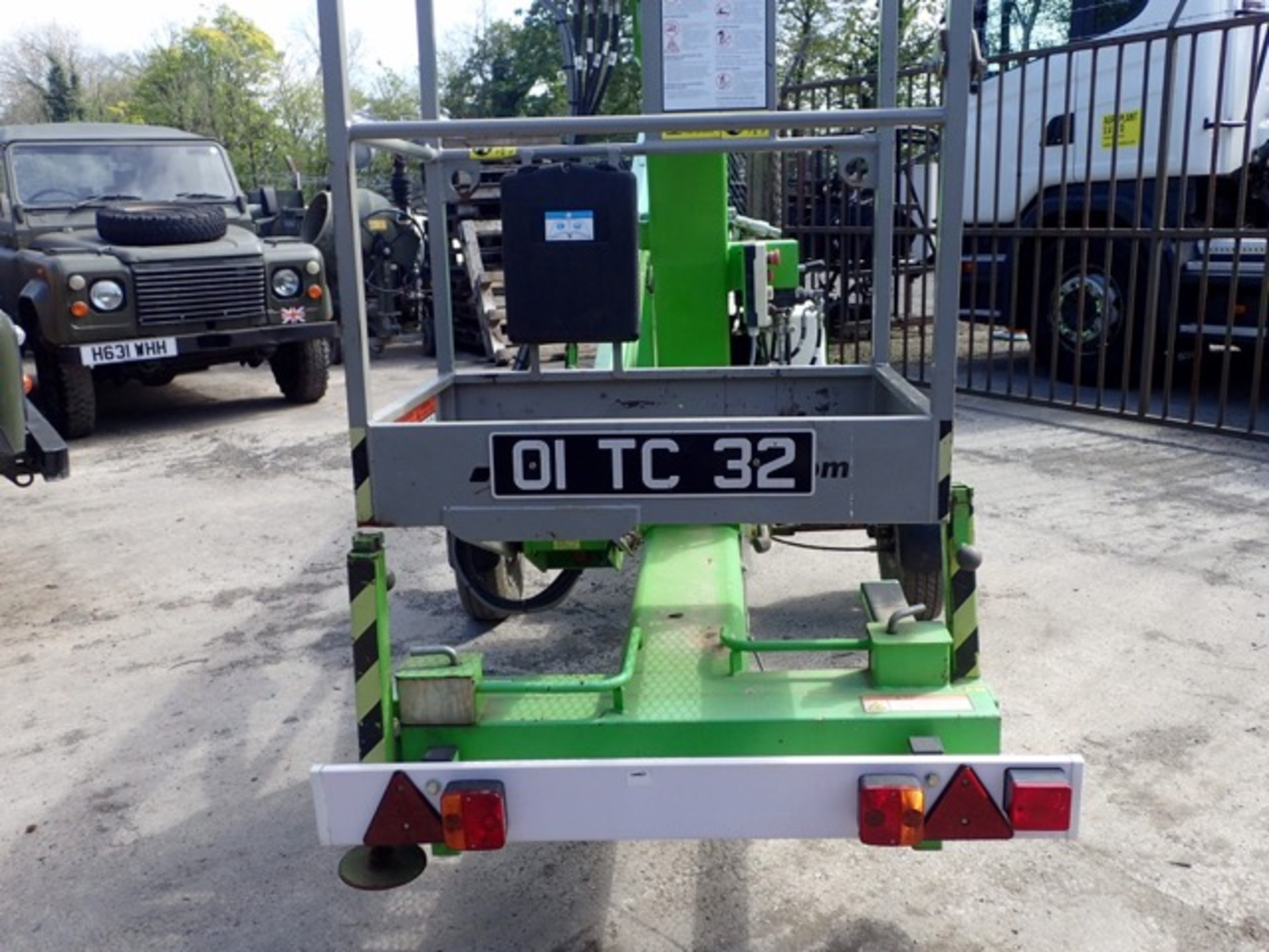 Nifty 120 12 metre towable electric boom lift access platform Year: 2012 S/N: 0121292 - Image 8 of 9