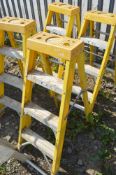 3 tread aluminium/fibreglass step ladder A644377