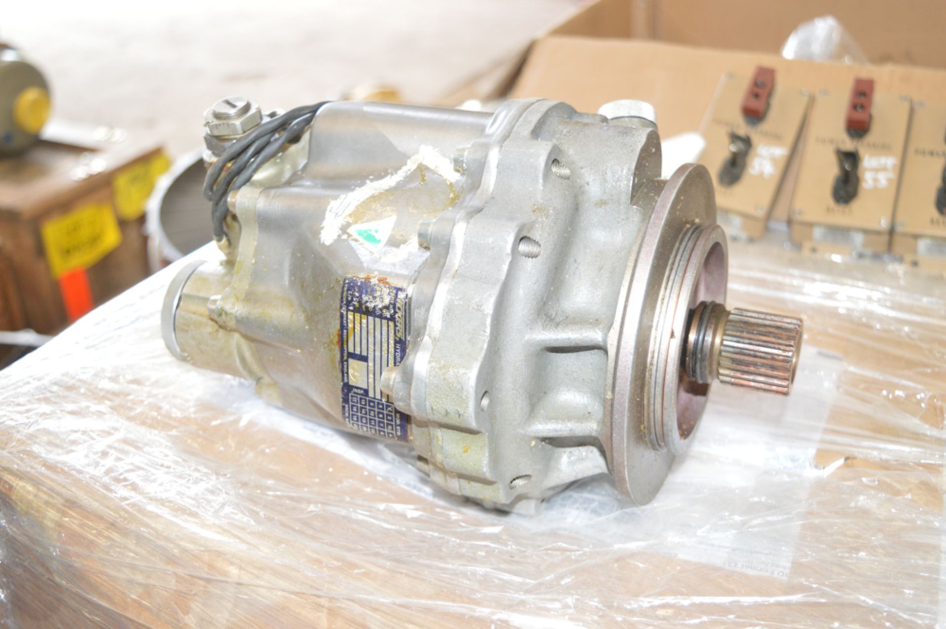 Vickers hydraulic pump engine driver Approximately 260mm x 160mm