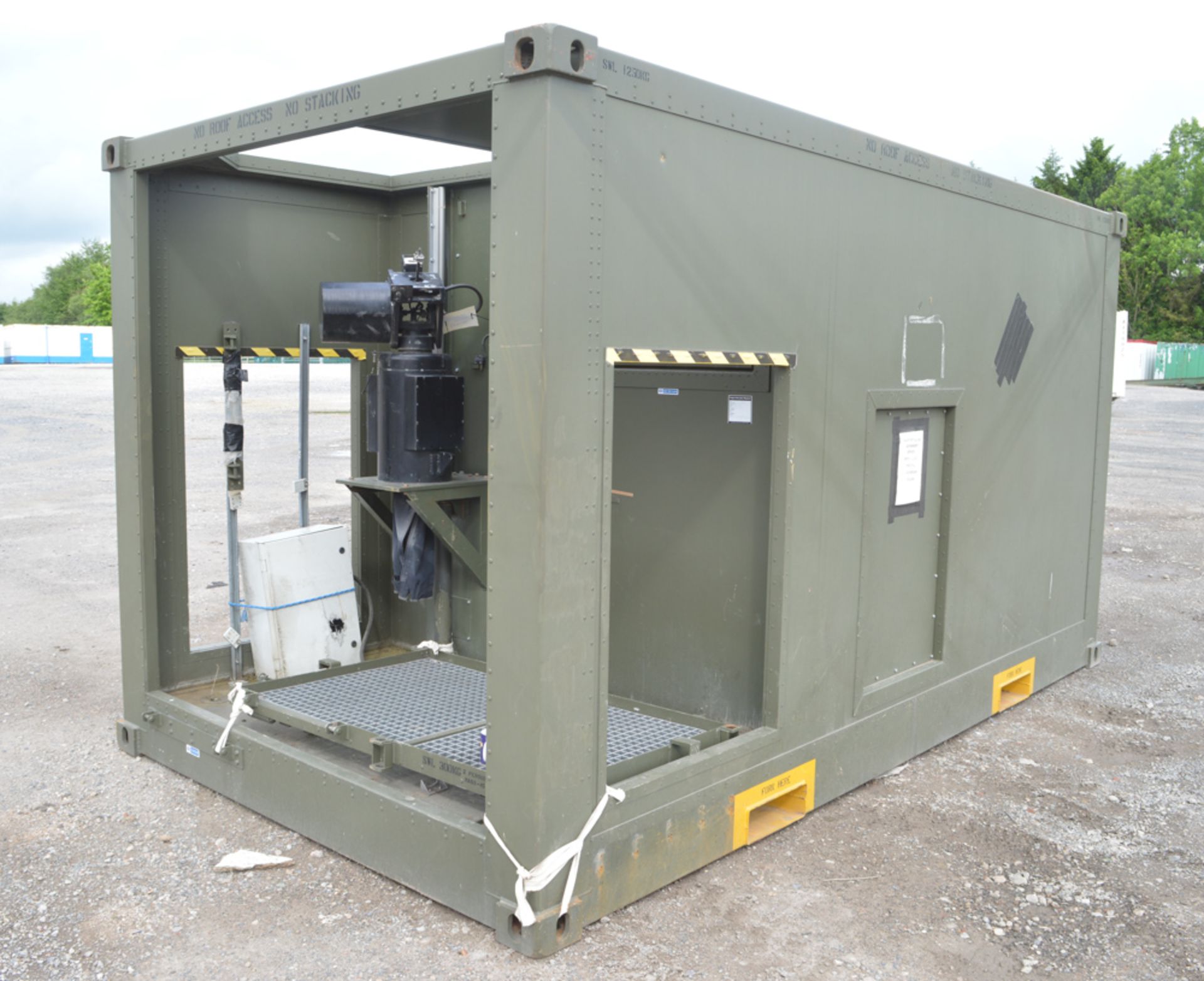 14 ft x 8 ft MTRS radar cabin (Ex MOD) - Image 2 of 7