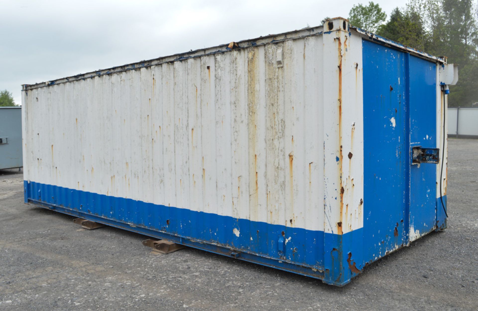 24 ft x 10 ft steel anti vandal site store unit - Image 4 of 5