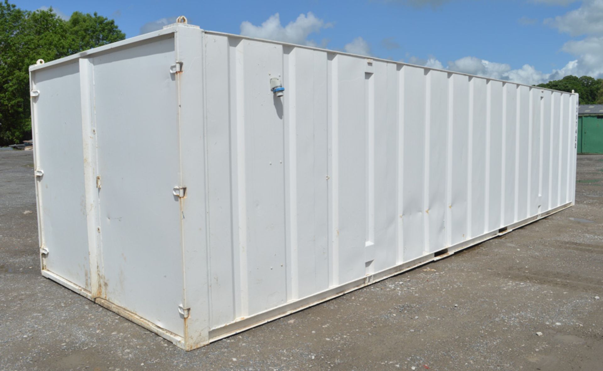 32ft x 10ft steel store unit c/w keys A307422