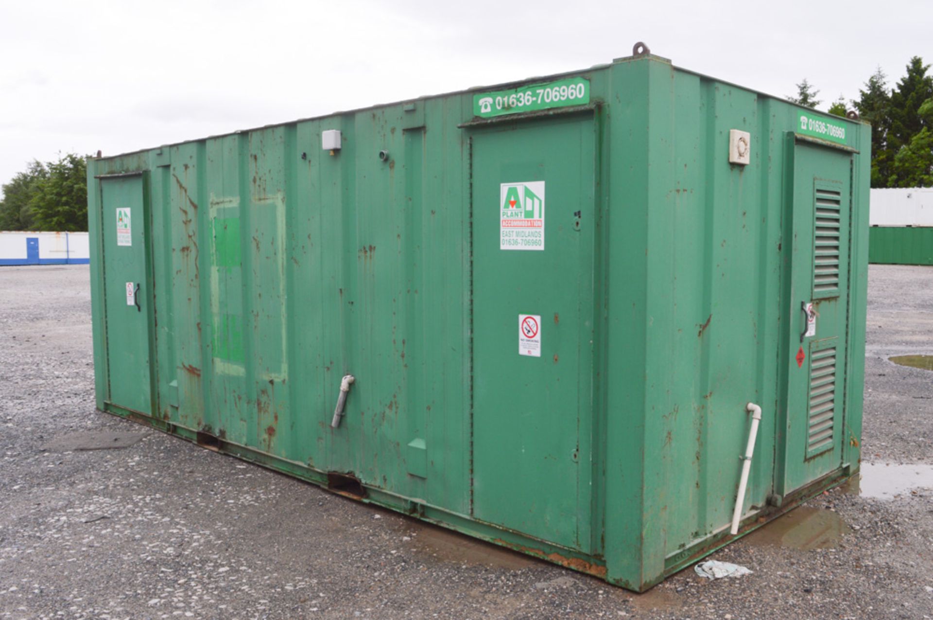 21 ft x 9 ft steel anti vandal site welfare unit comprising of canteen, toilet & generator room c/ - Image 4 of 6