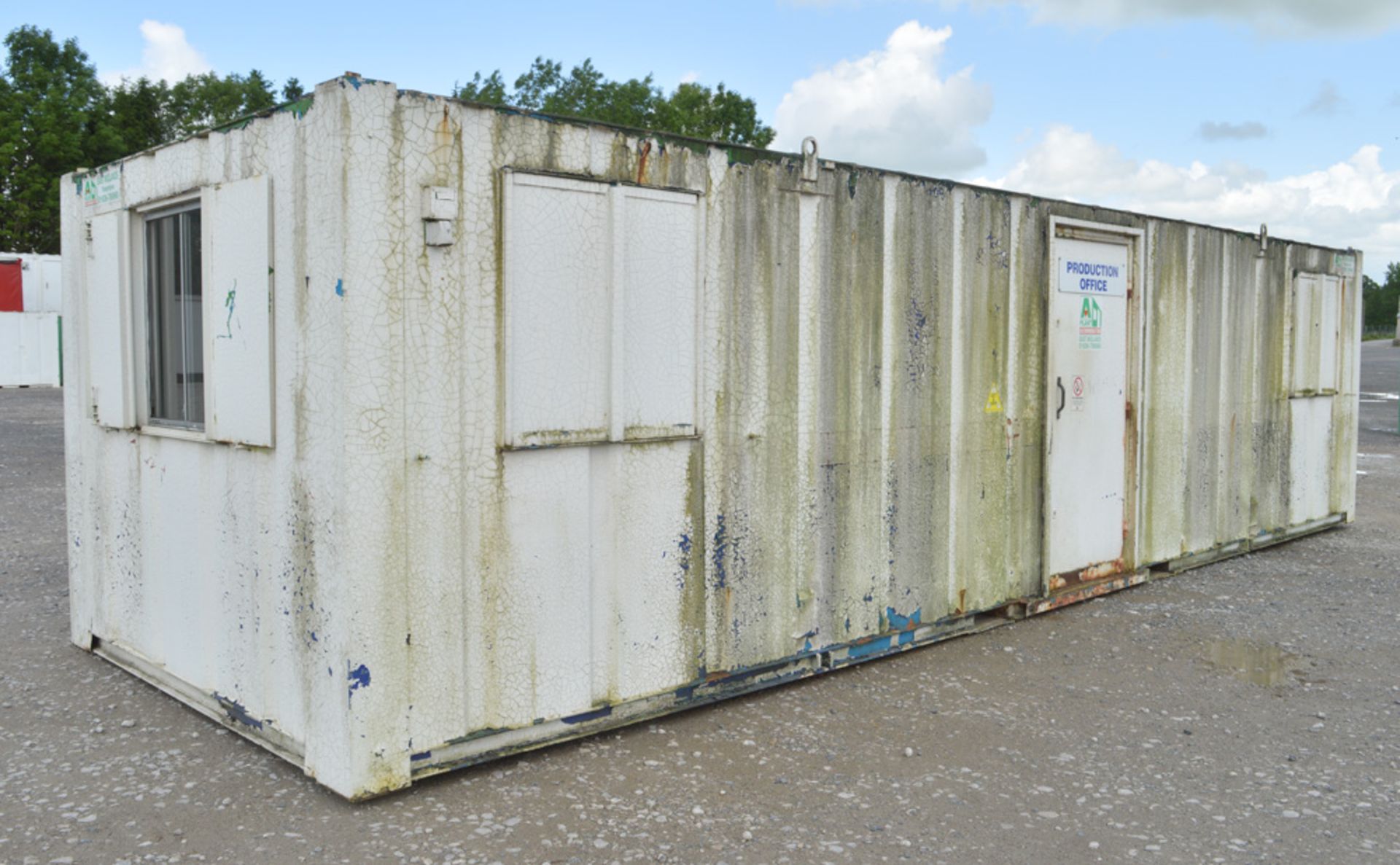 32ft x 10ft steel anti vandal site office unit comprising of 3 offices c/w keys A318718 - Image 3 of 7
