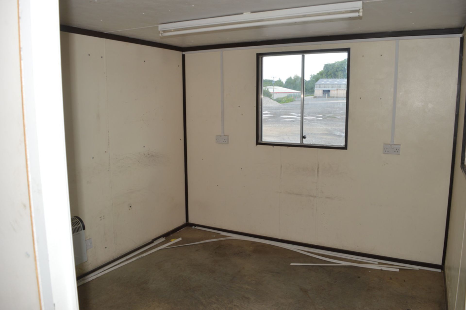 32ft x 10ft steel anti vandal site office unit comprising of 3 offices c/w keys A318718 - Image 7 of 7