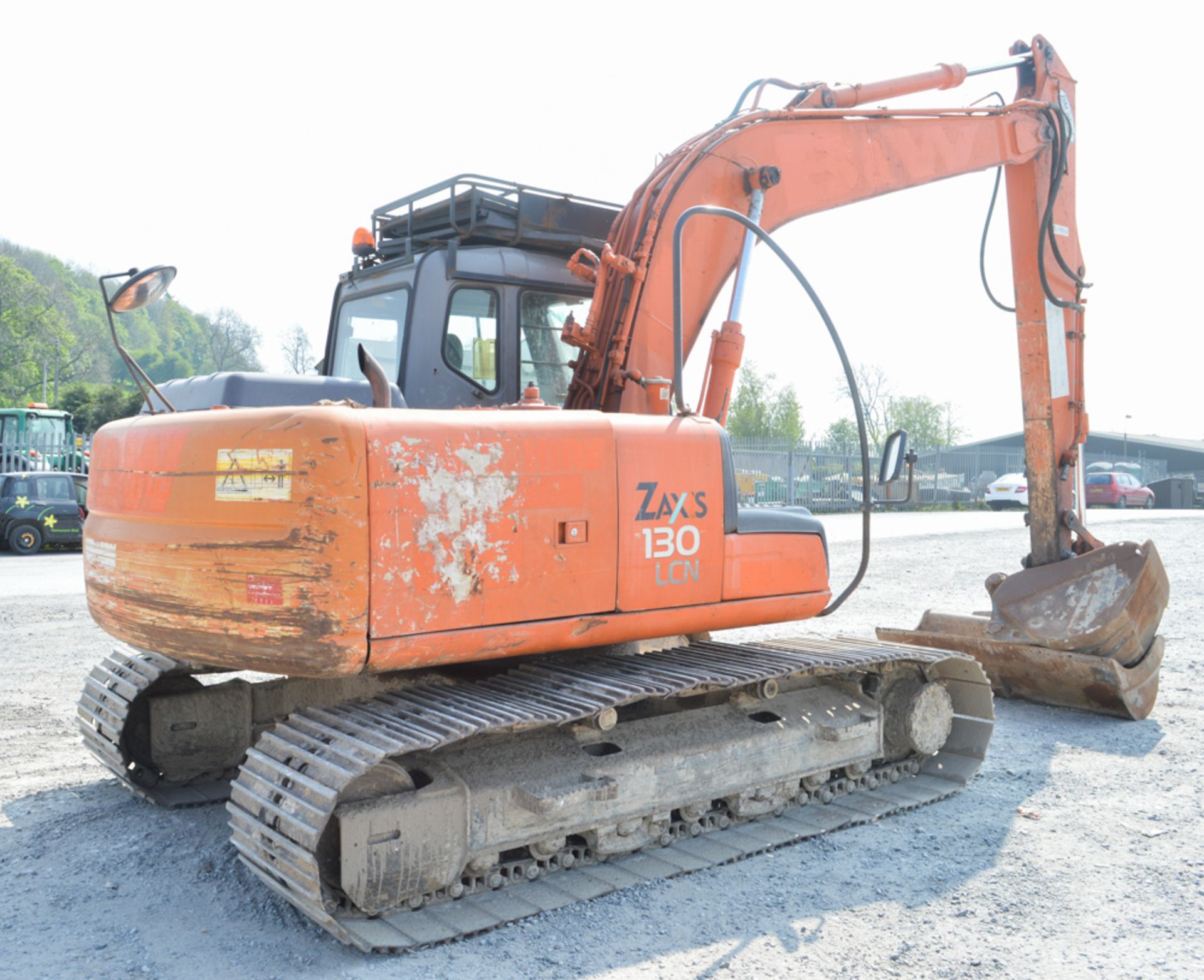 Hitachi Zaxis ZX130 steel tracked 13 tonne excavator Year: 2005 S/N: C00200251 Recorded Hours: 12, - Image 3 of 11