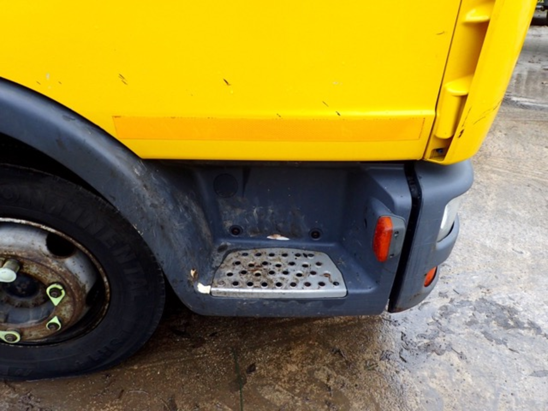 MAN TGL 12-180 12 tonne tipper lorry Registration Number: FJ57 AWY Date of Registration: 10/10/ - Image 6 of 14