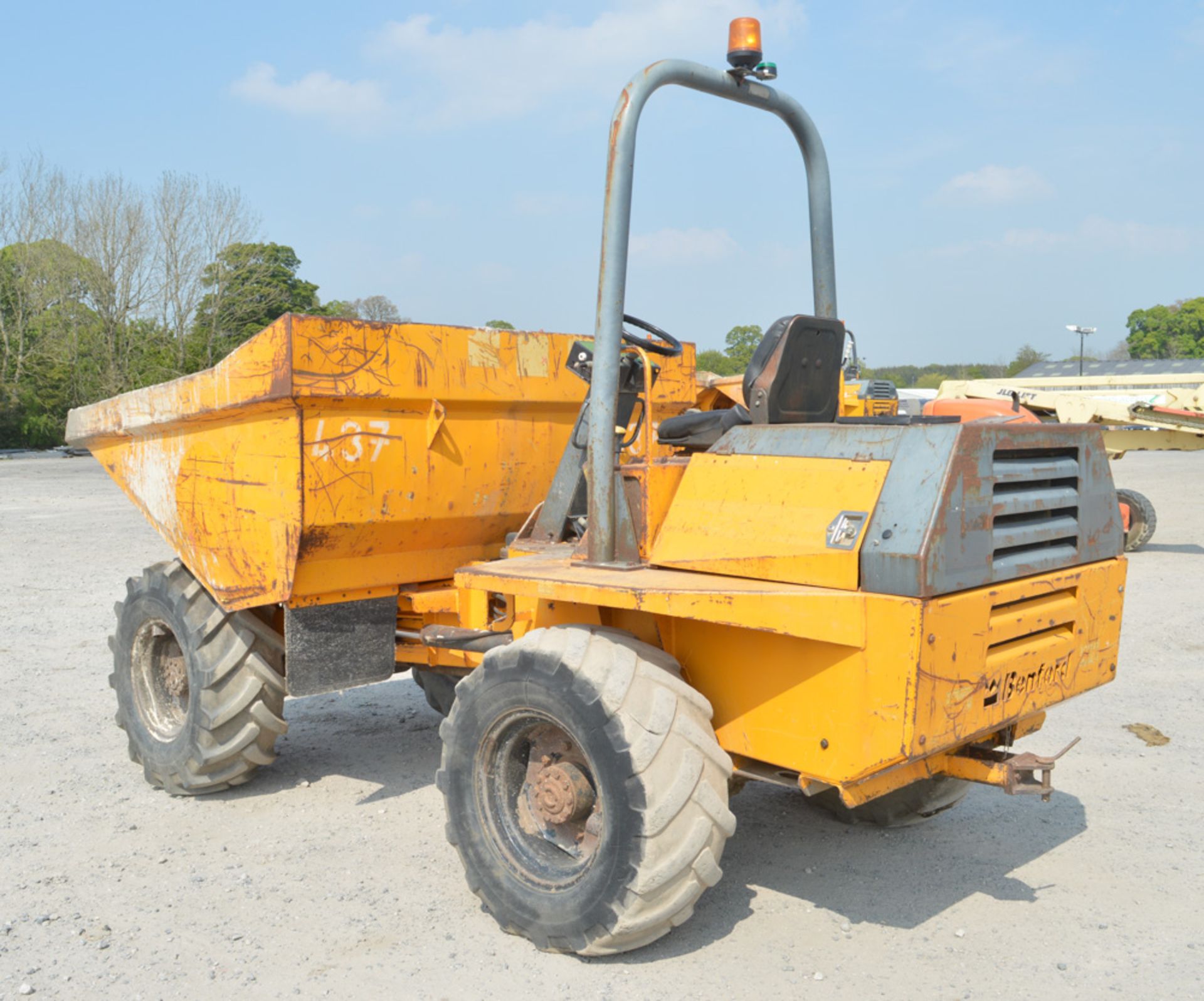 Benford Terex 6 tonne straight skip dumper Year: 2003 S/N: E301EE004 Recorded Hours: Not - Image 3 of 12