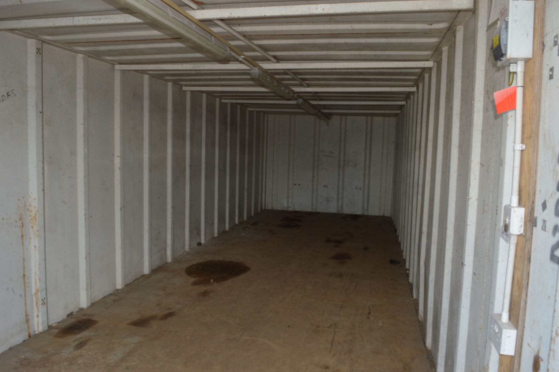 32ft x 10ft steel store unit c/w keys A307422 - Image 5 of 5