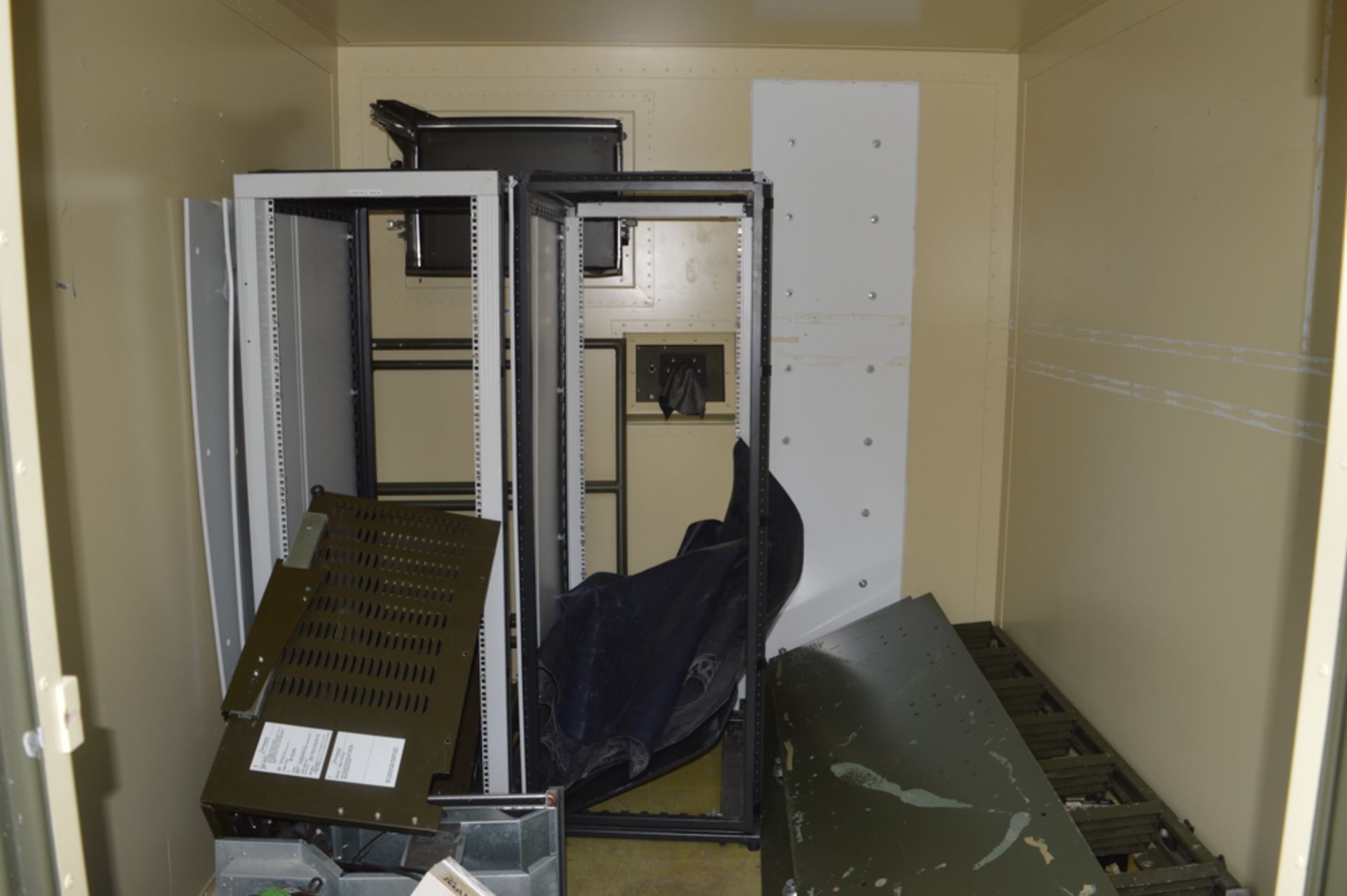 14 ft x 8 ft MTRS radar cabin (Ex MOD) - Image 6 of 7