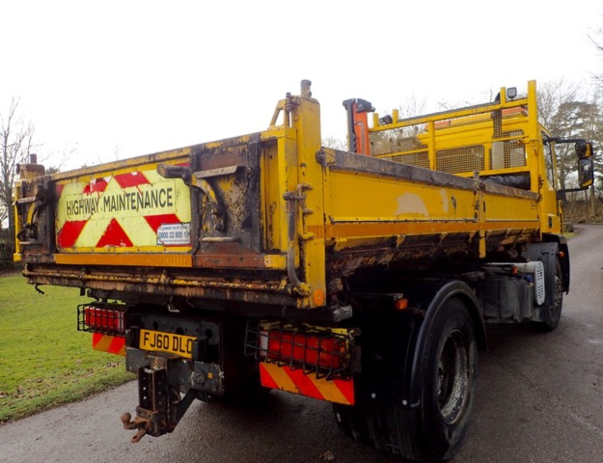 Iveco 120 E18 12 tonne tipper lorry Registration Number: FJ60 DLO Date of Registration: 03/11/2010 - Image 3 of 8