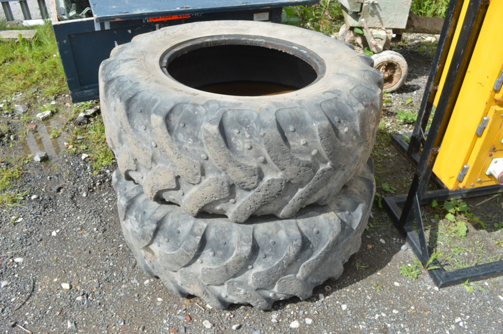 4 - 17.5 x 24 telescopic handler tyres - Image 2 of 2