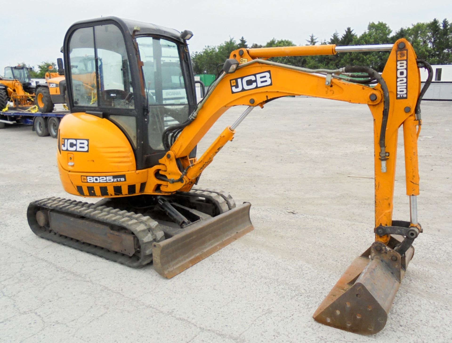 JCB 8025 ZTS 2,5 tonne rubber tracked excavator Year: 2008 S/N: Recorded Hours: blade, piped & 1 - Image 4 of 11