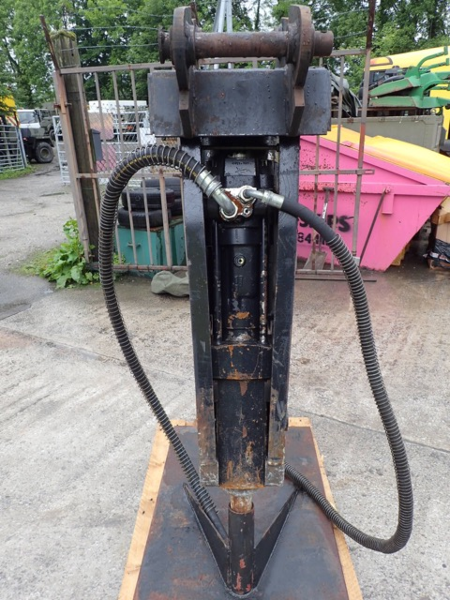 Caterpillar H70 hydraulic breaker S/N: 4189 ** This lot is located in Ingleton, North Yorkshire. - Image 3 of 11