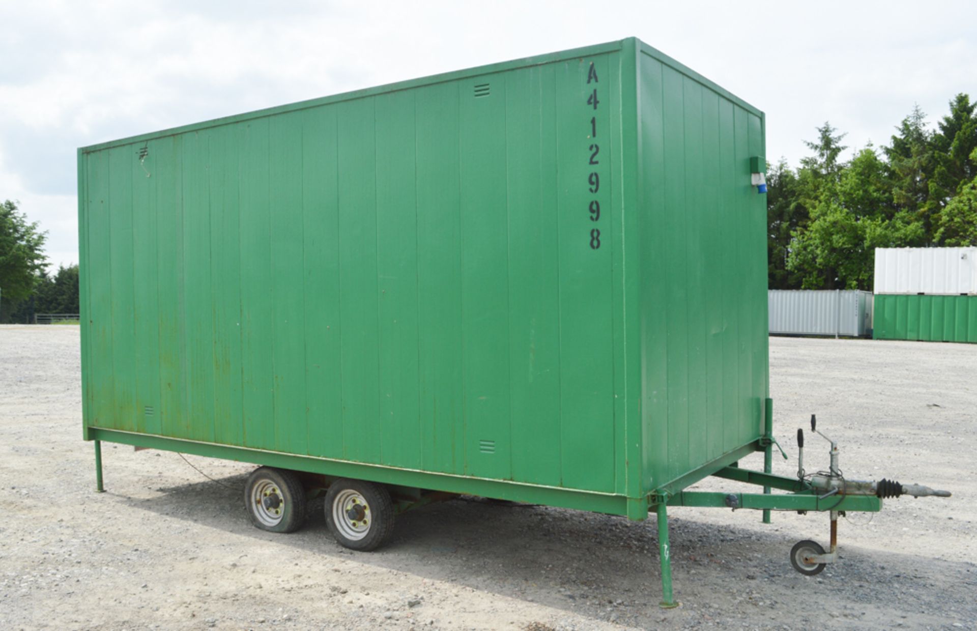 16 ft x 8 ft mobile anti vandal steel site office unit c/e keys & steps A412998