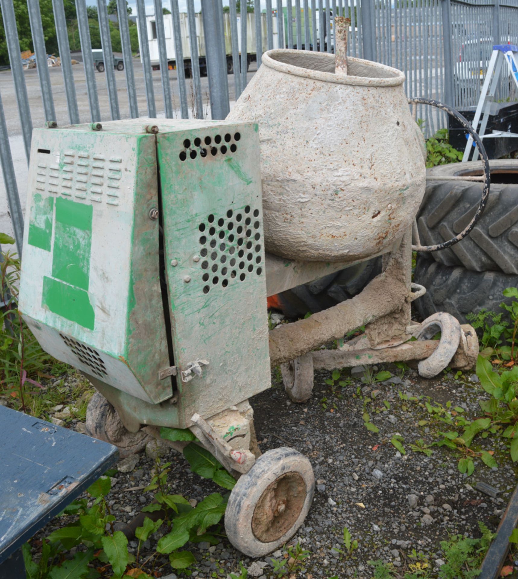 Belle electric start diesel driven site mixer A452373 - Image 2 of 3