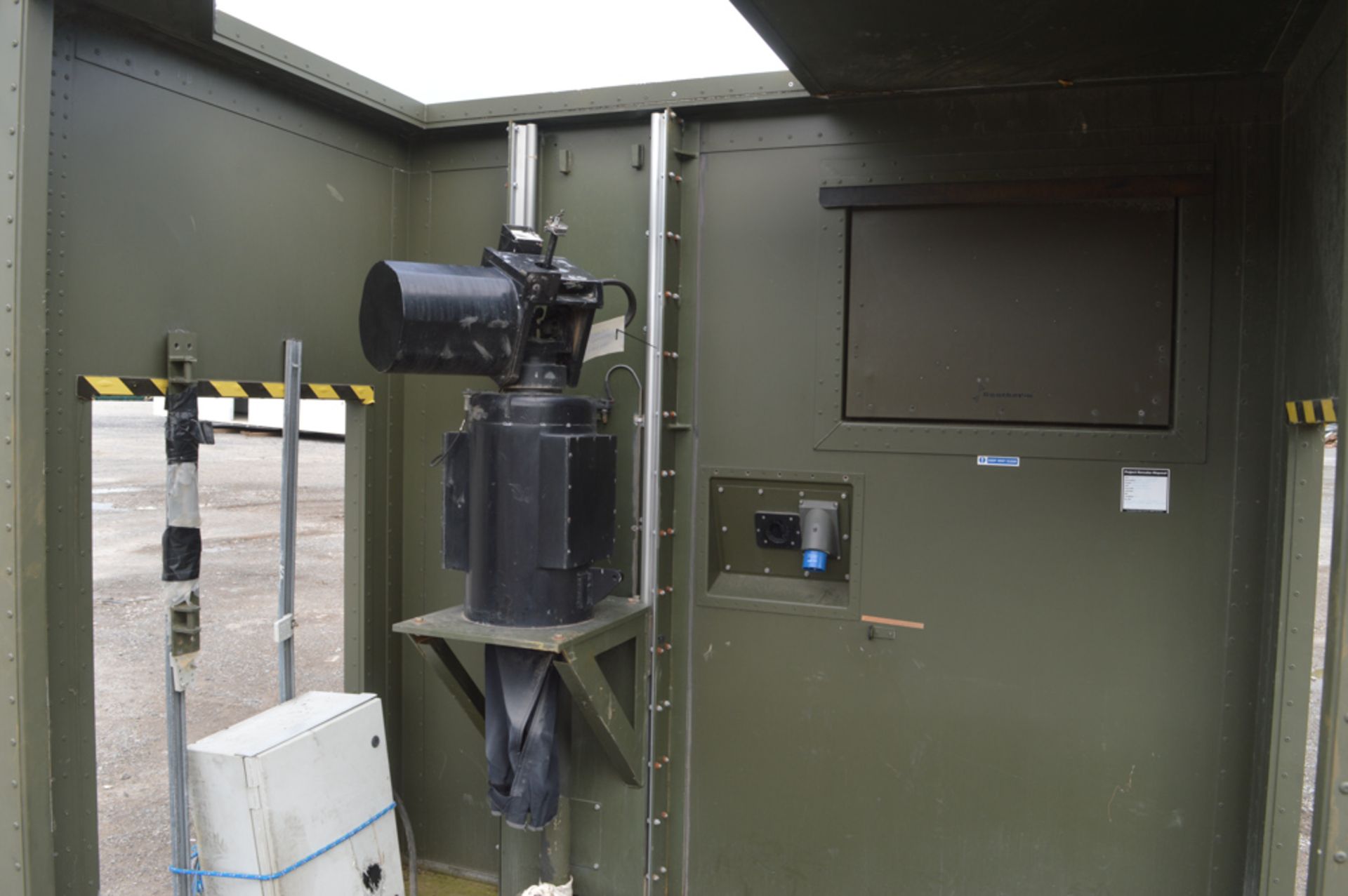 14 ft x 8 ft MTRS radar cabin (Ex MOD) - Image 7 of 7