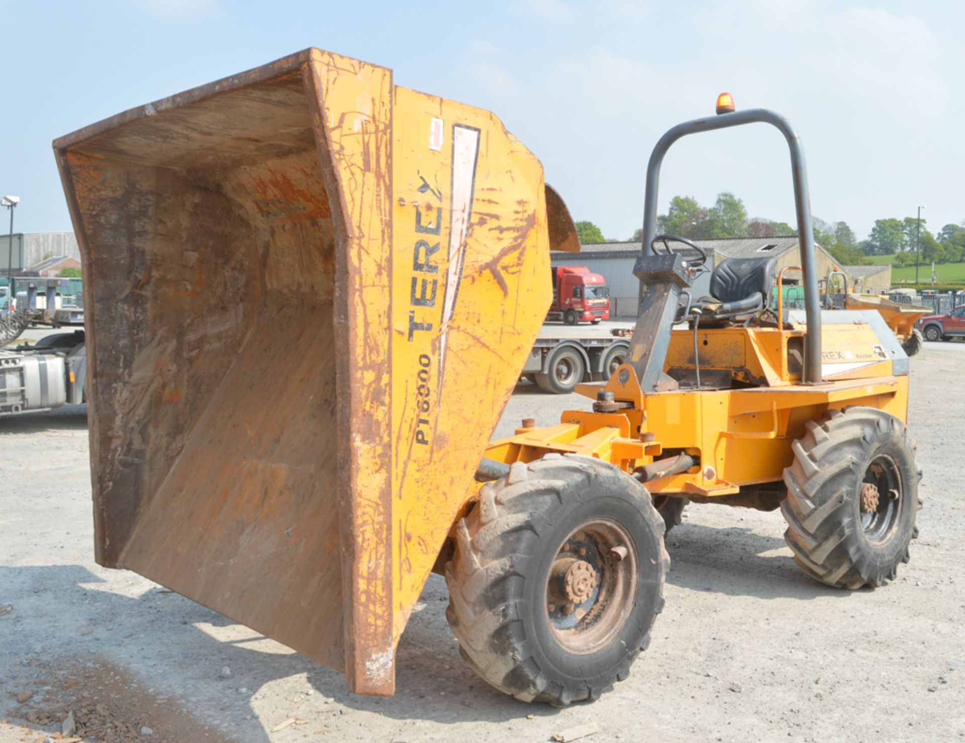 Benford Terex 6 tonne straight skip dumper Year: 2004 S/N: E403EM019 Recorded Hours: Not - Image 7 of 12