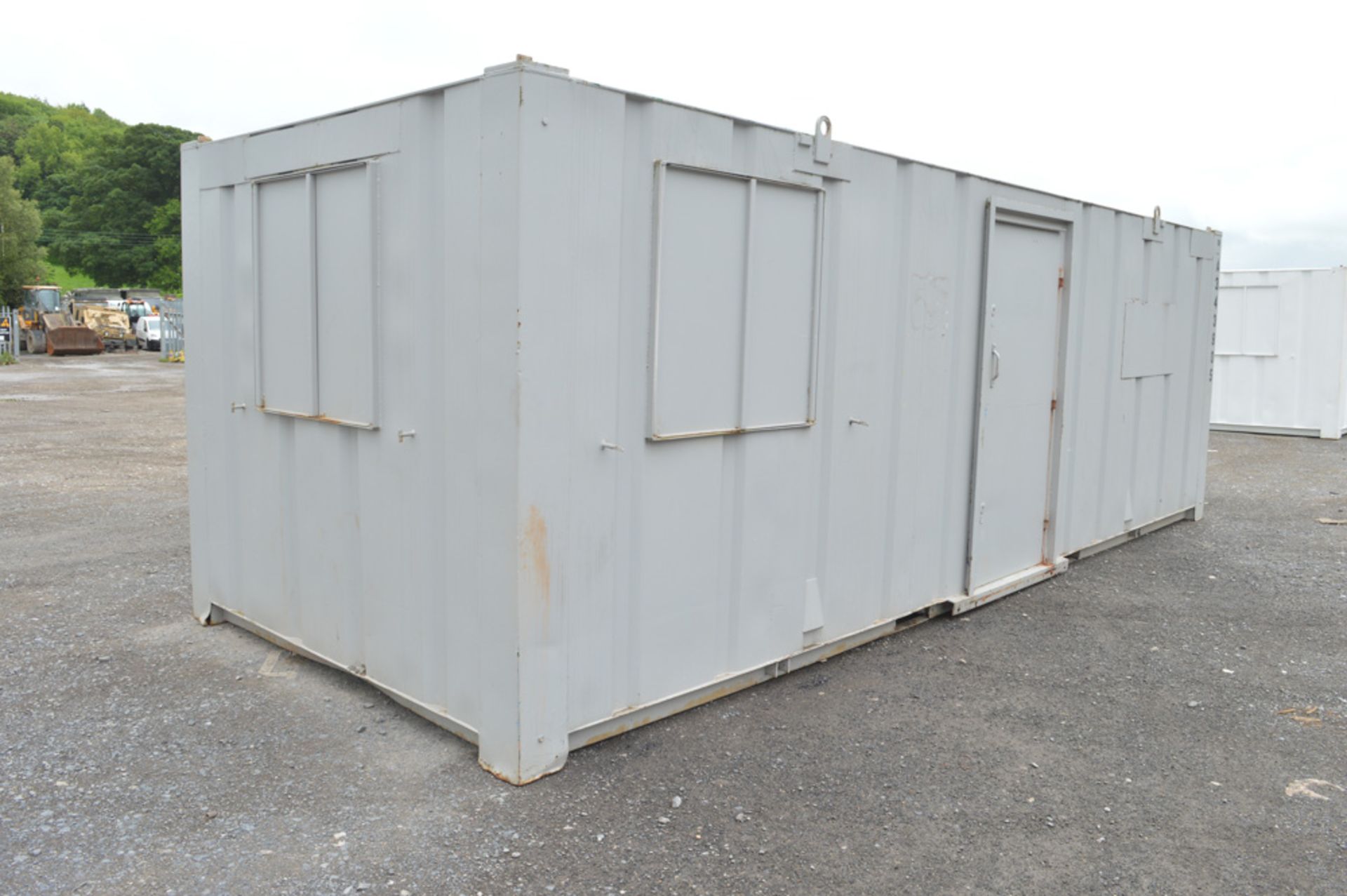 24 ft x 9 ft steel anti vandal site office unit c/w keys A343905 - Image 3 of 7