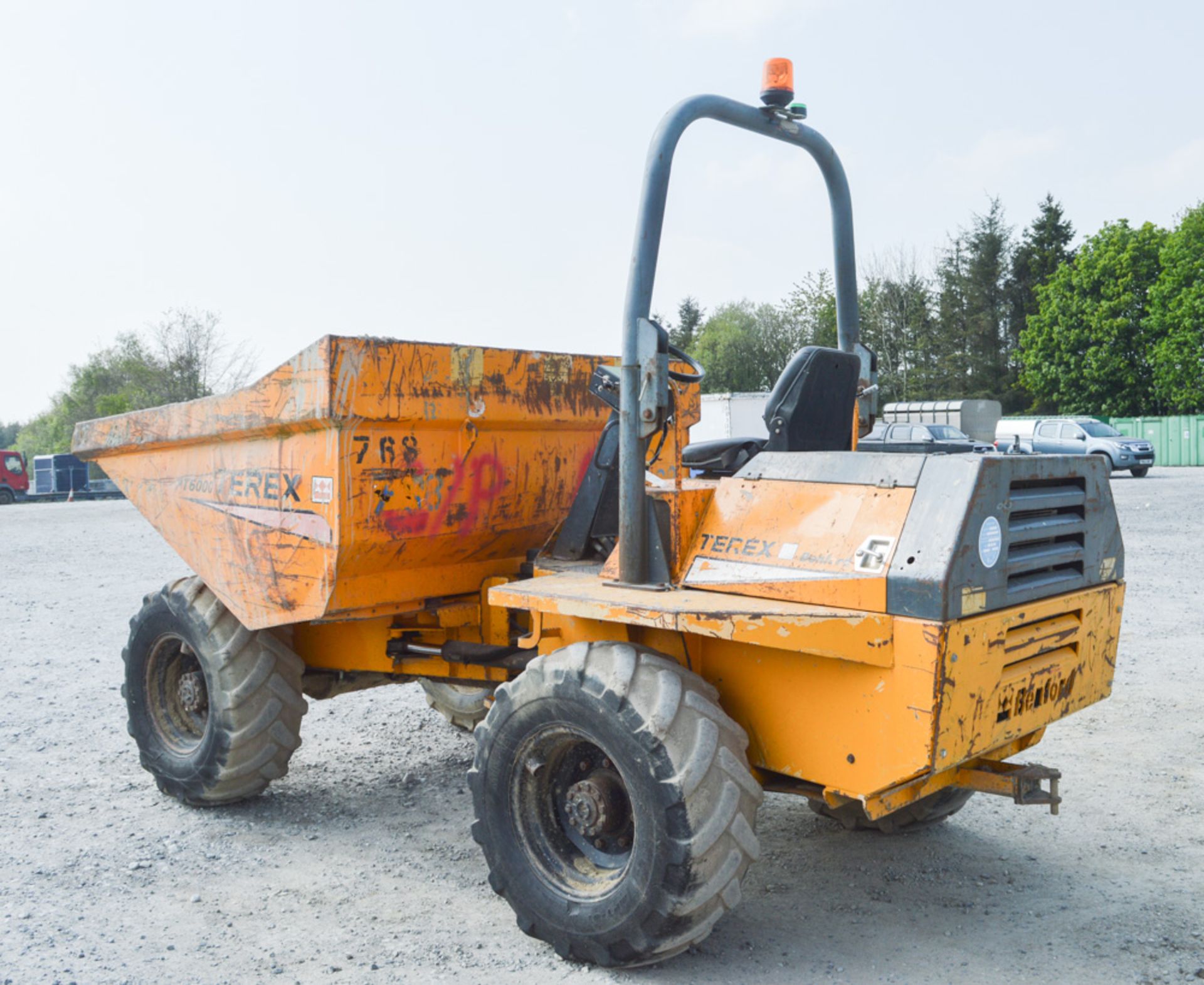 Benford Terex 6 tonne straight skip dumper Year: 2005 S/N: E504FT197 Recorded Hours: 3807 - Image 3 of 12