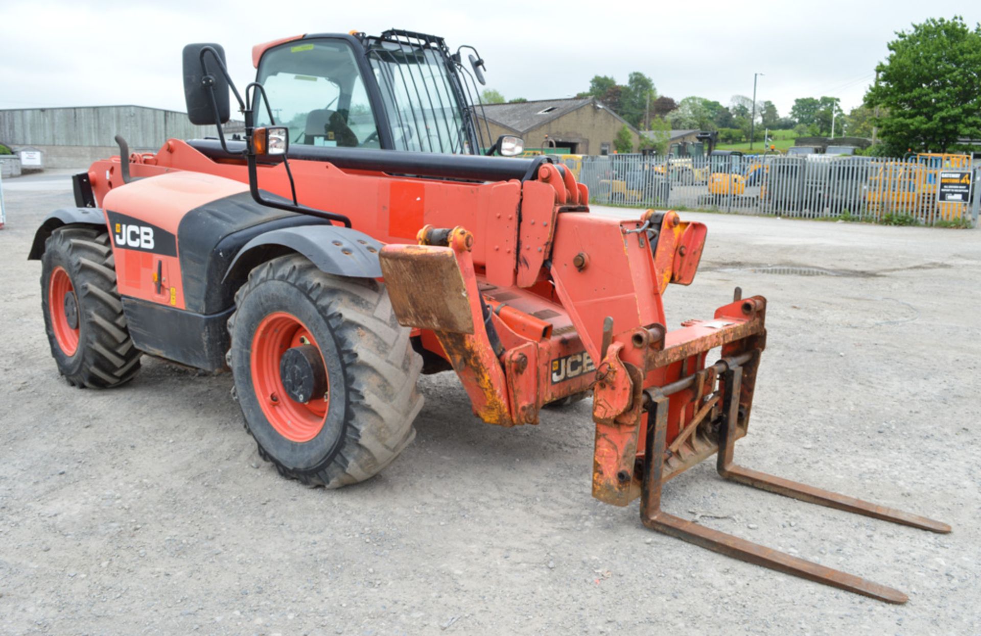 JCB 535-125 12.5 metre telescopic handler Year: 2011 S/N: 1529930 Recorded Hours: 3759 c/w Turbo - Image 4 of 13